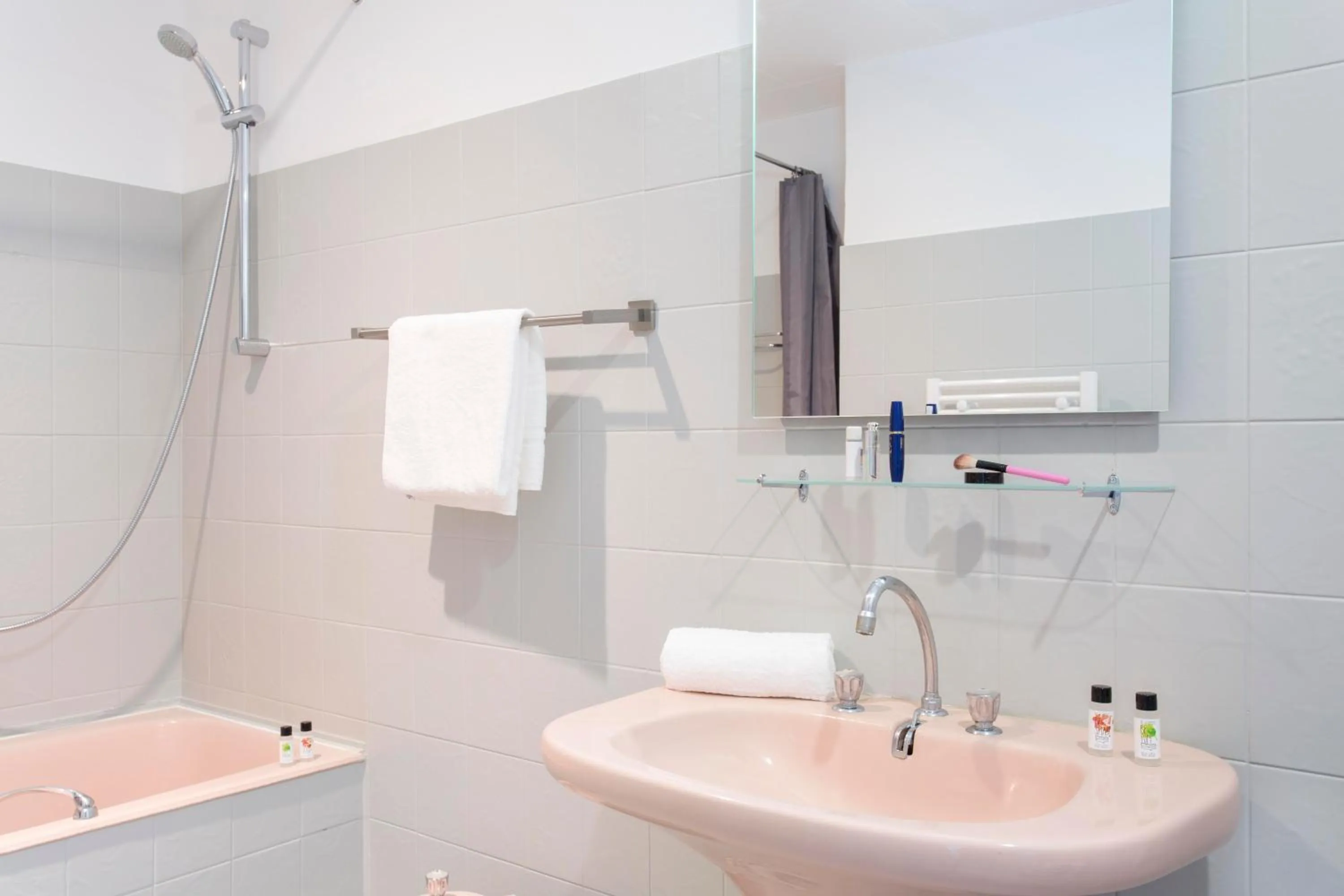 Bathroom in Hôtel d'Angleterre