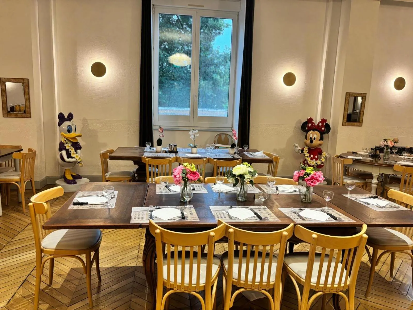 Restaurant/places to eat in Hôtel d'Angleterre