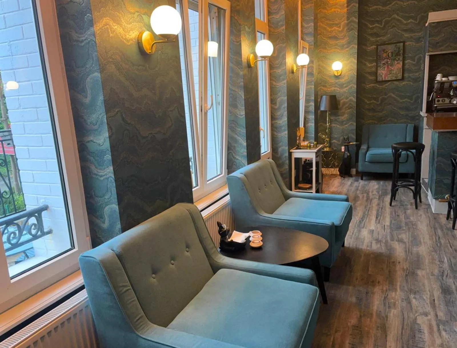 Lounge or bar in Hôtel d'Angleterre