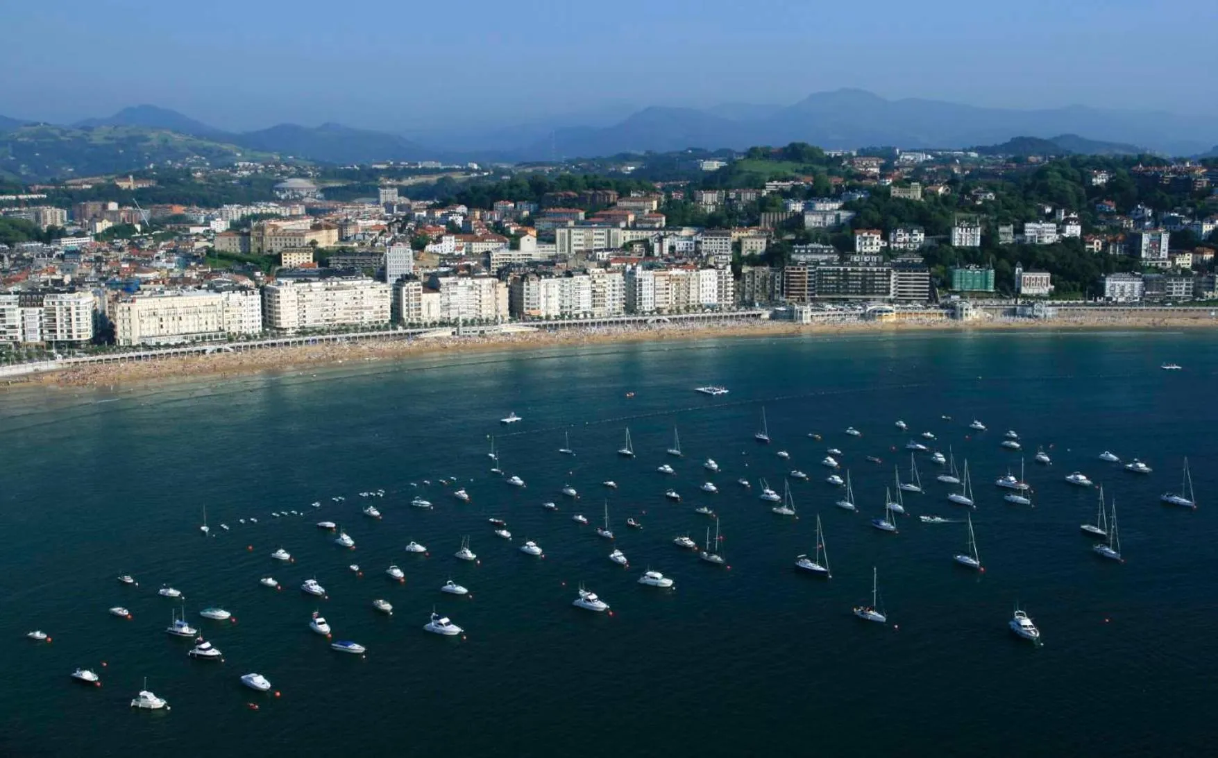 Beach in NH Collection San Sebastián Aranzazu