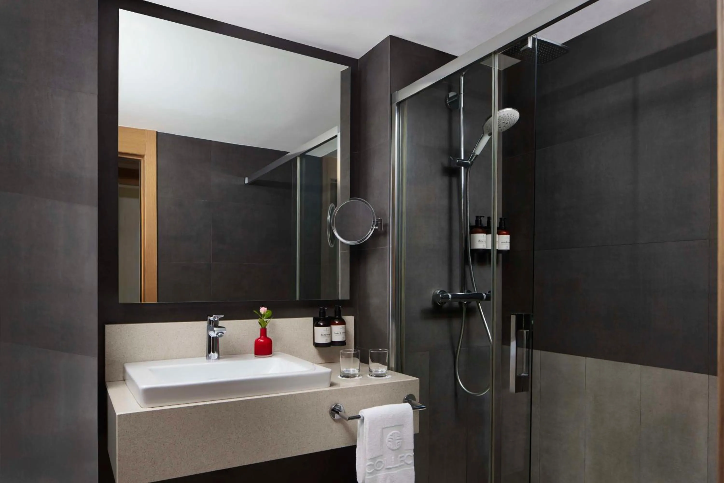 Bathroom in NH Collection San Sebastián Aranzazu