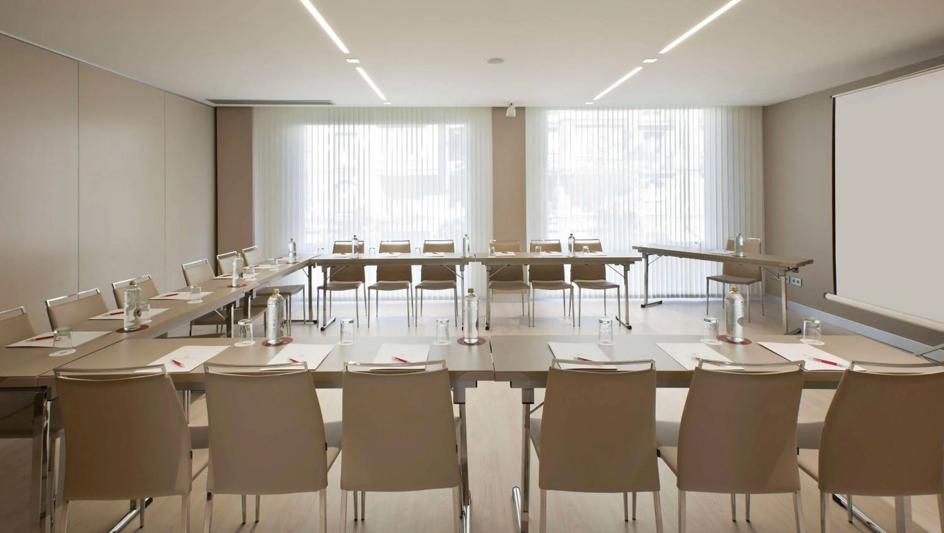 Meeting/conference room in NH Collection San Sebastián Aranzazu