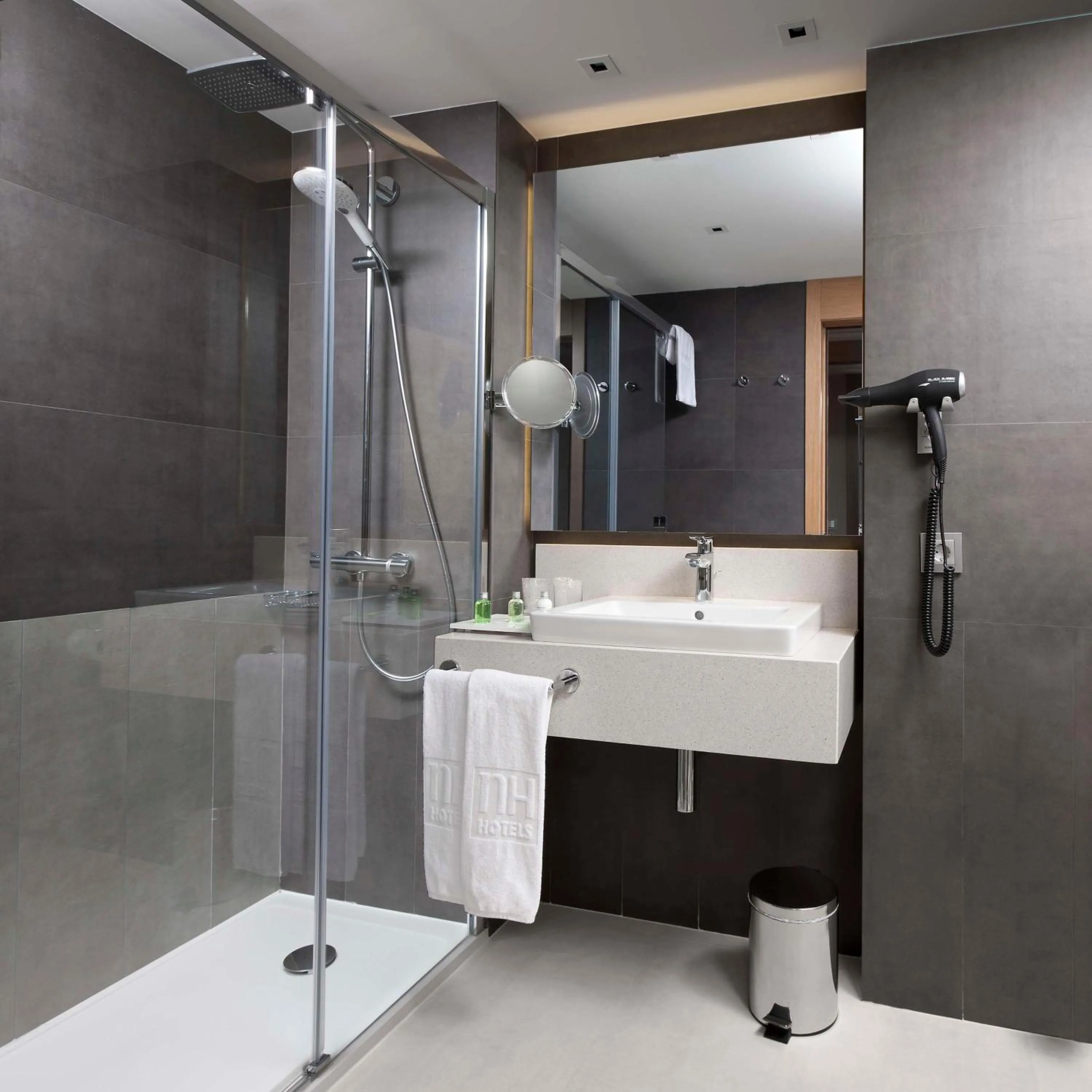 Bathroom in NH Collection San Sebastián Aranzazu