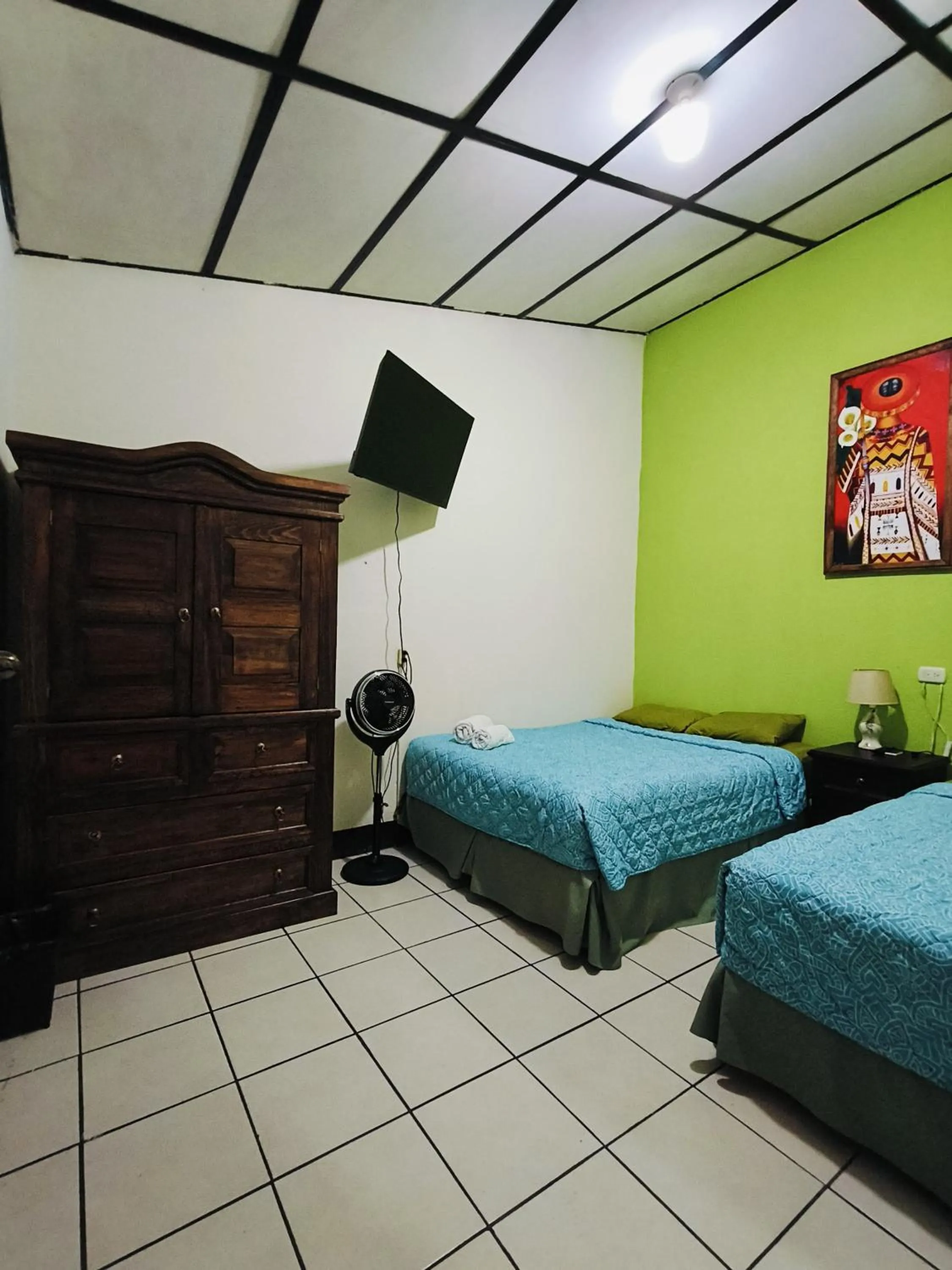 Double Room with Two Double Beds in Cermeño's House