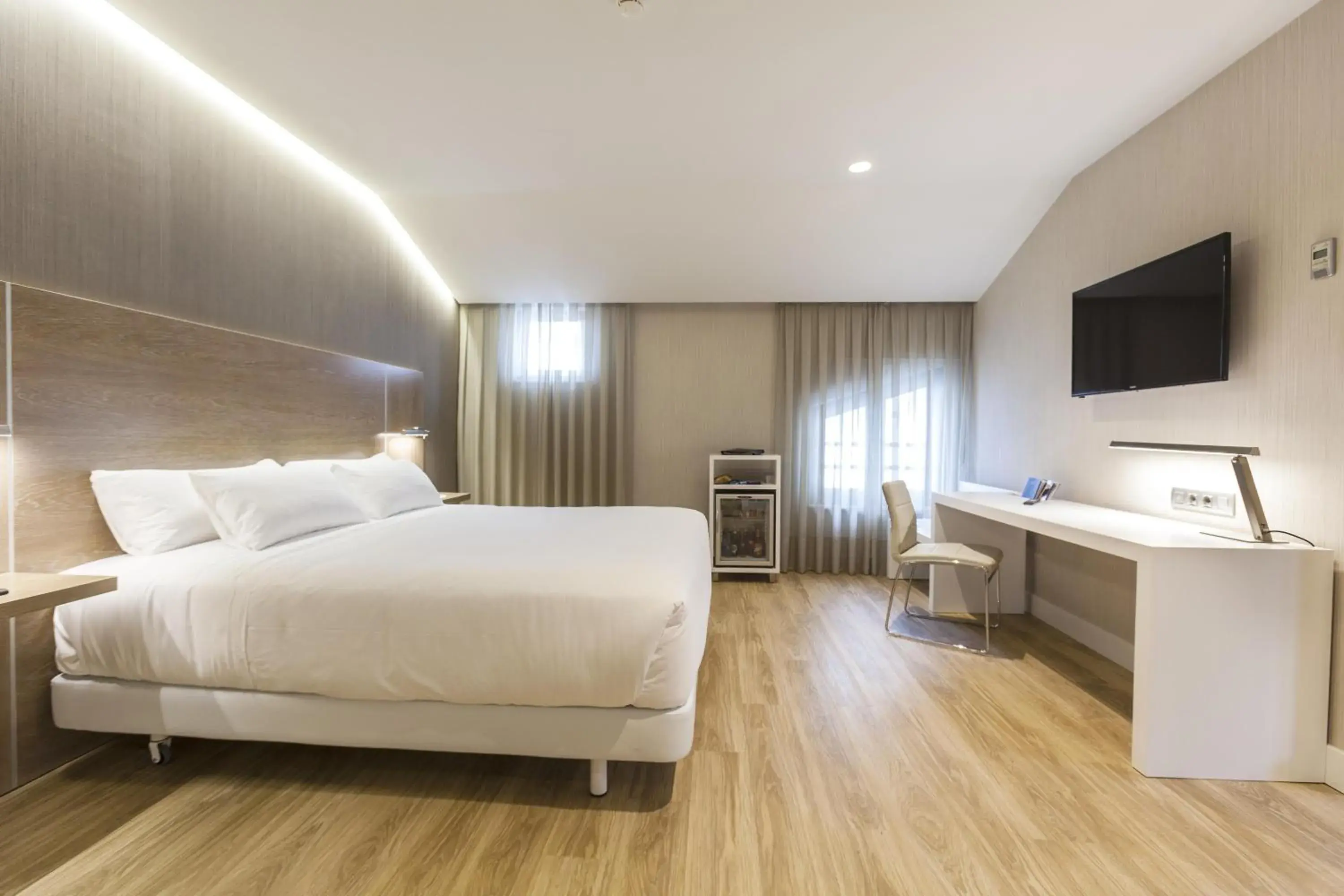 Bedroom, Bed in NH Oviedo Principado Bedroom, Bed in NH Oviedo Principado