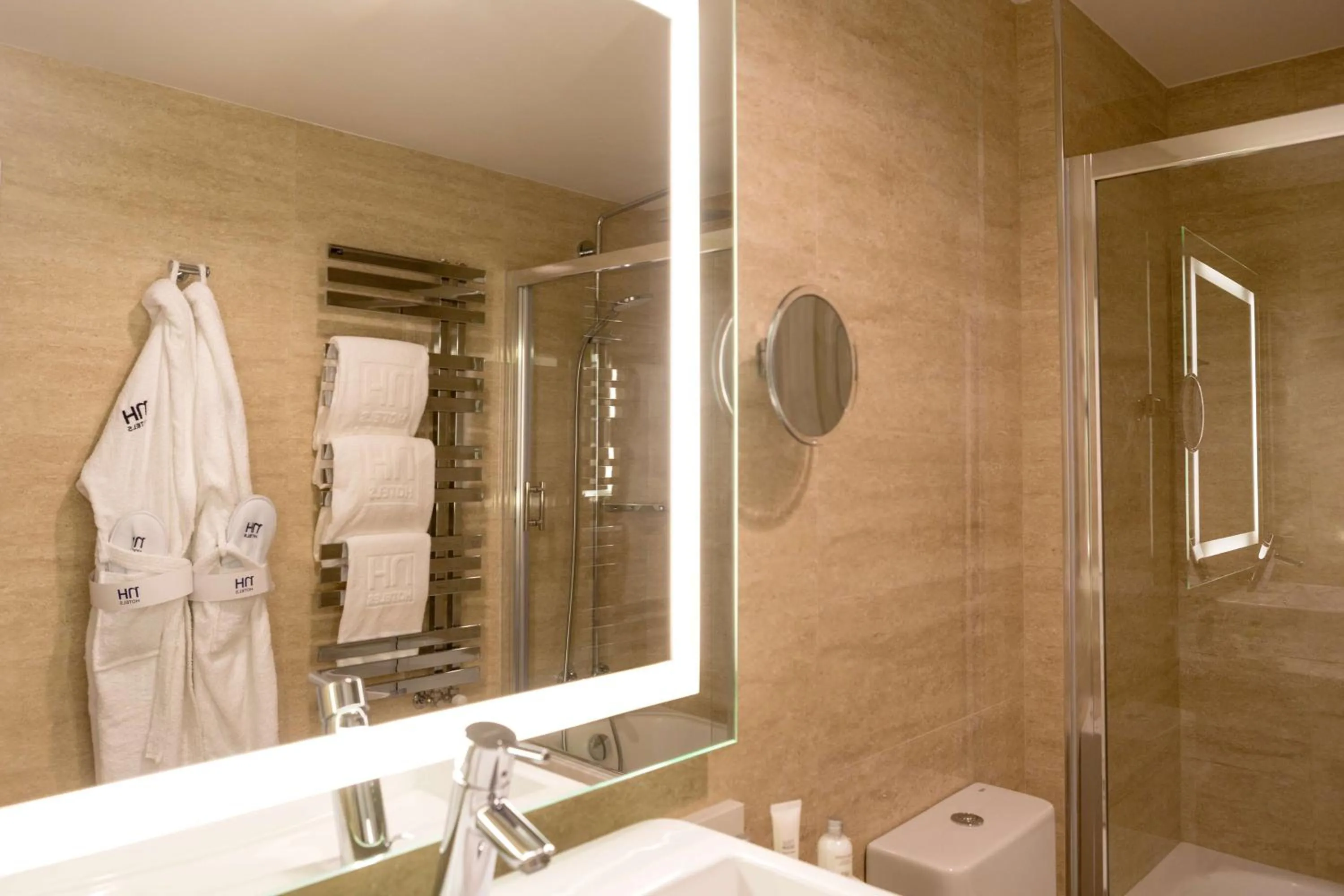 Bathroom in NH Oviedo Principado