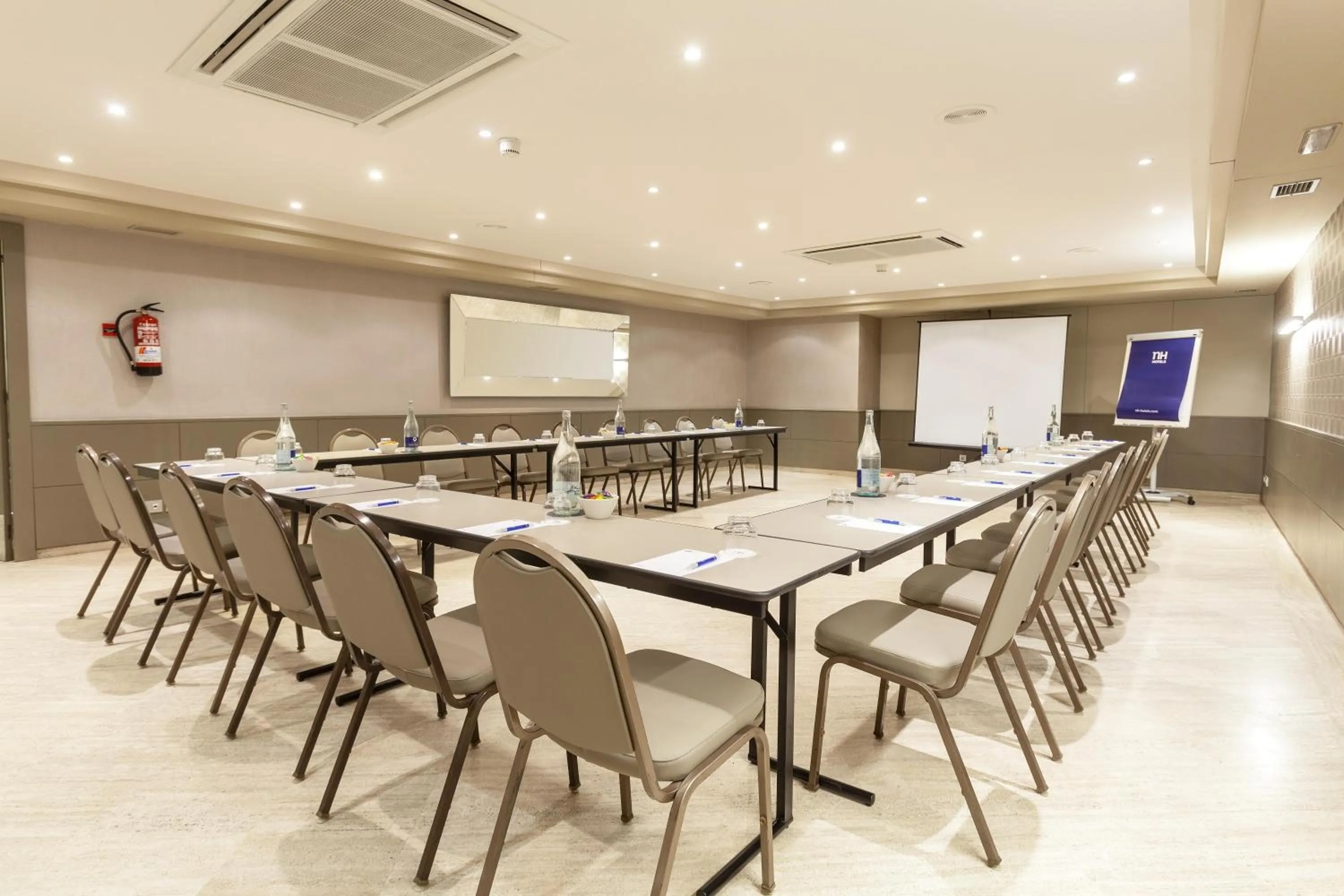 Bedroom in NH Oviedo Principado