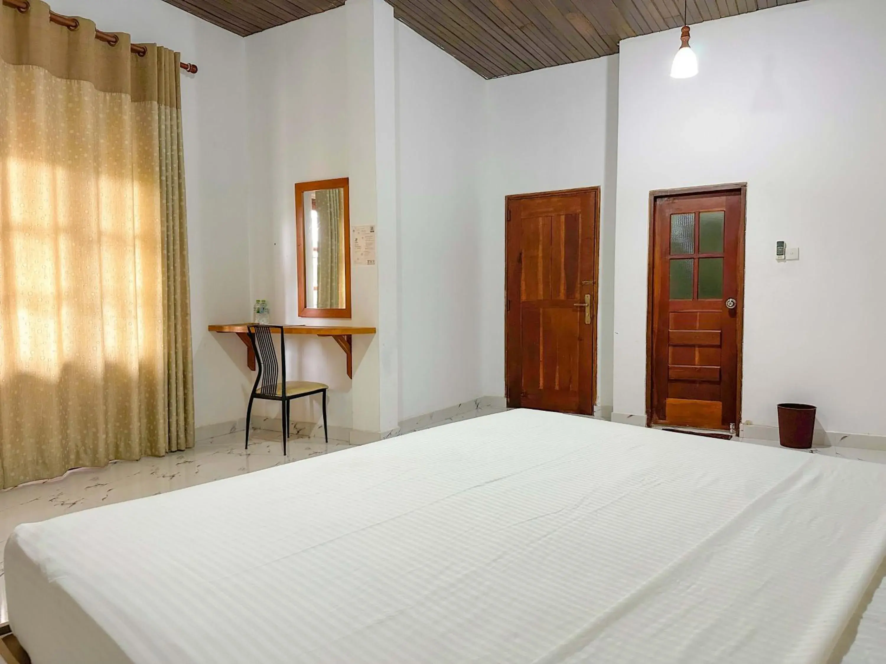 Deluxe Double Room - single occupancy in Elepath Lodge Pinnawala Deluxe Double Room - single occupancy in Elepath Lodge Pinnawala