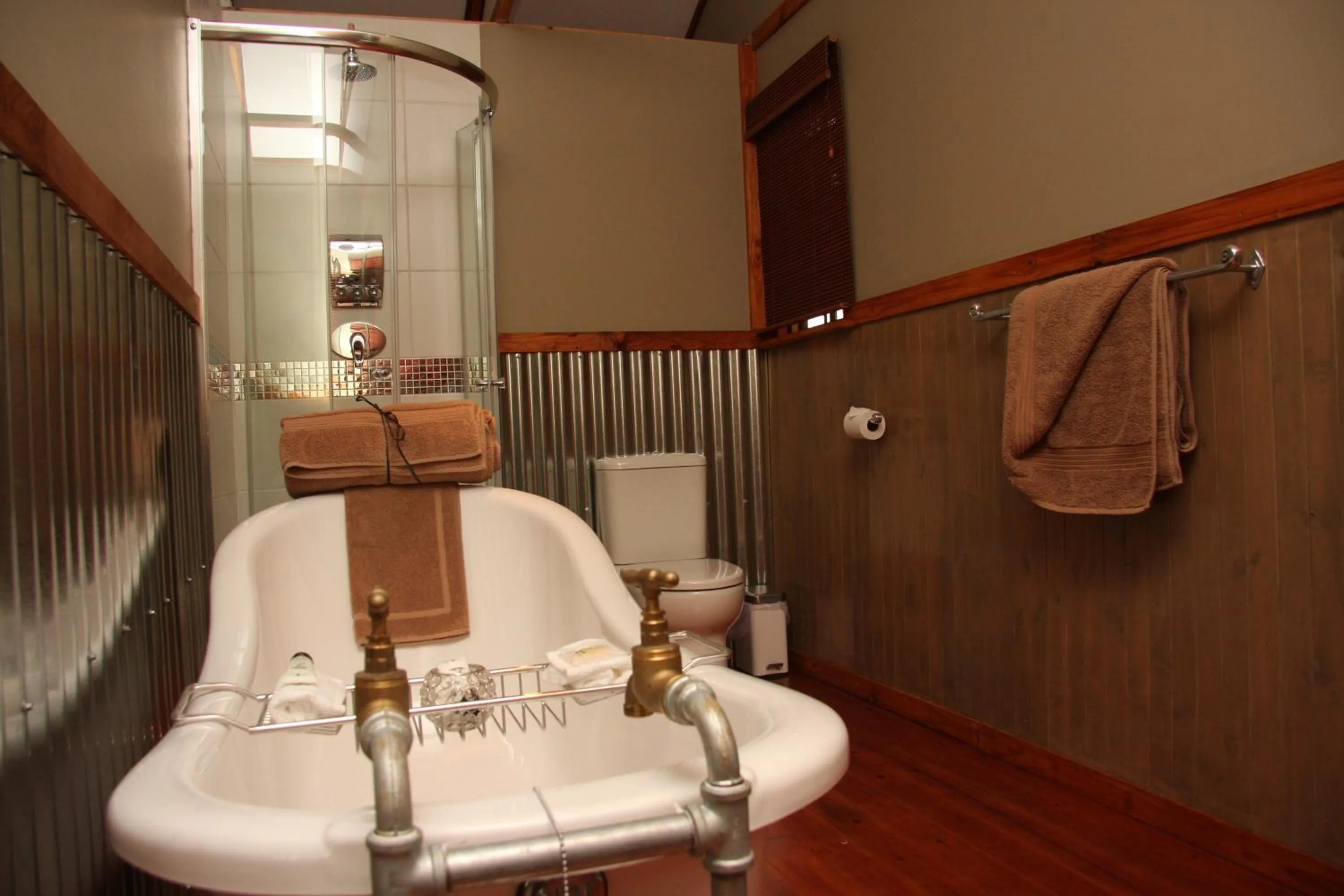 Bathroom in 5th Seasons Guesthouse