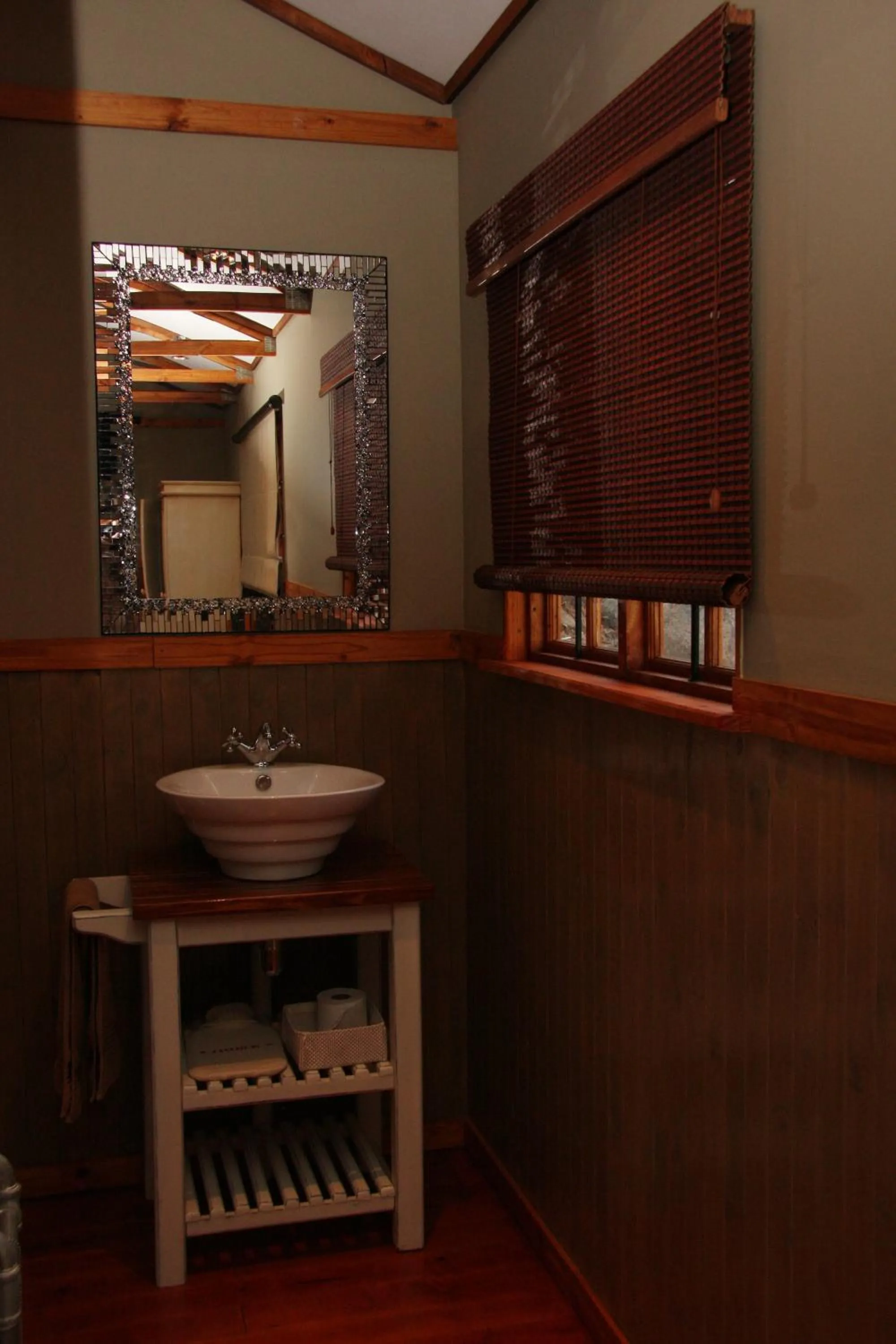 Bathroom in 5th Seasons Guesthouse