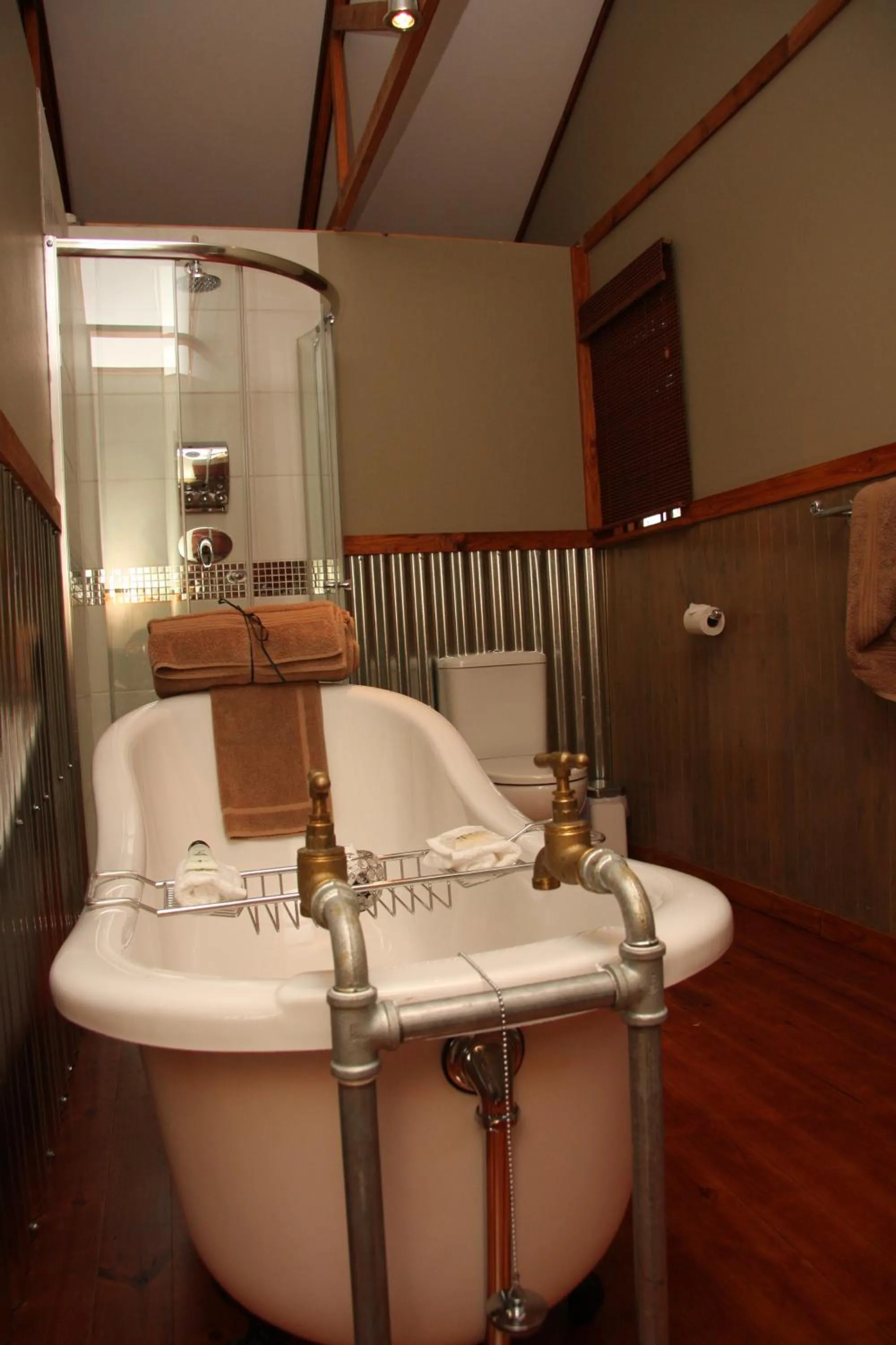 Bathroom in 5th Seasons Guesthouse