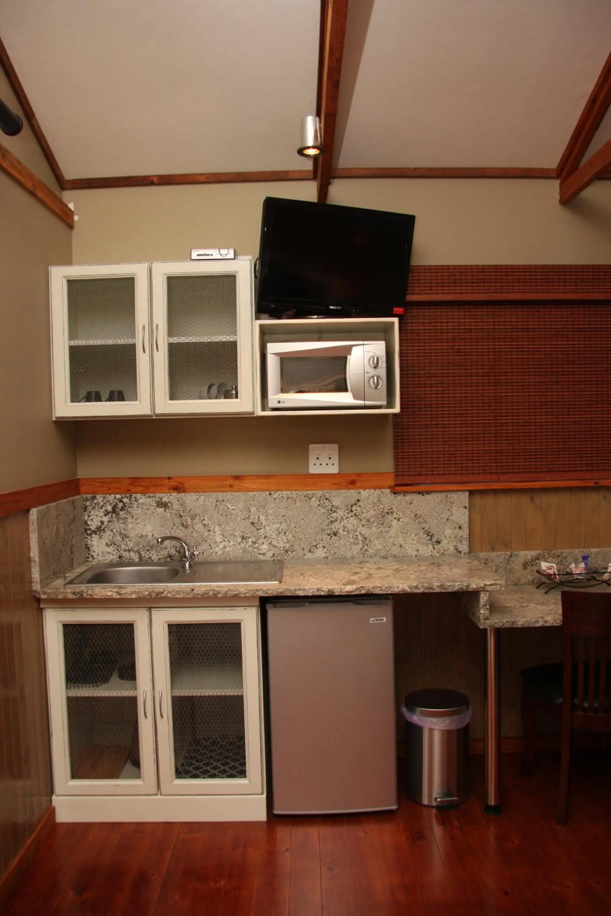 Kitchen or kitchenette in 5th Seasons Guesthouse