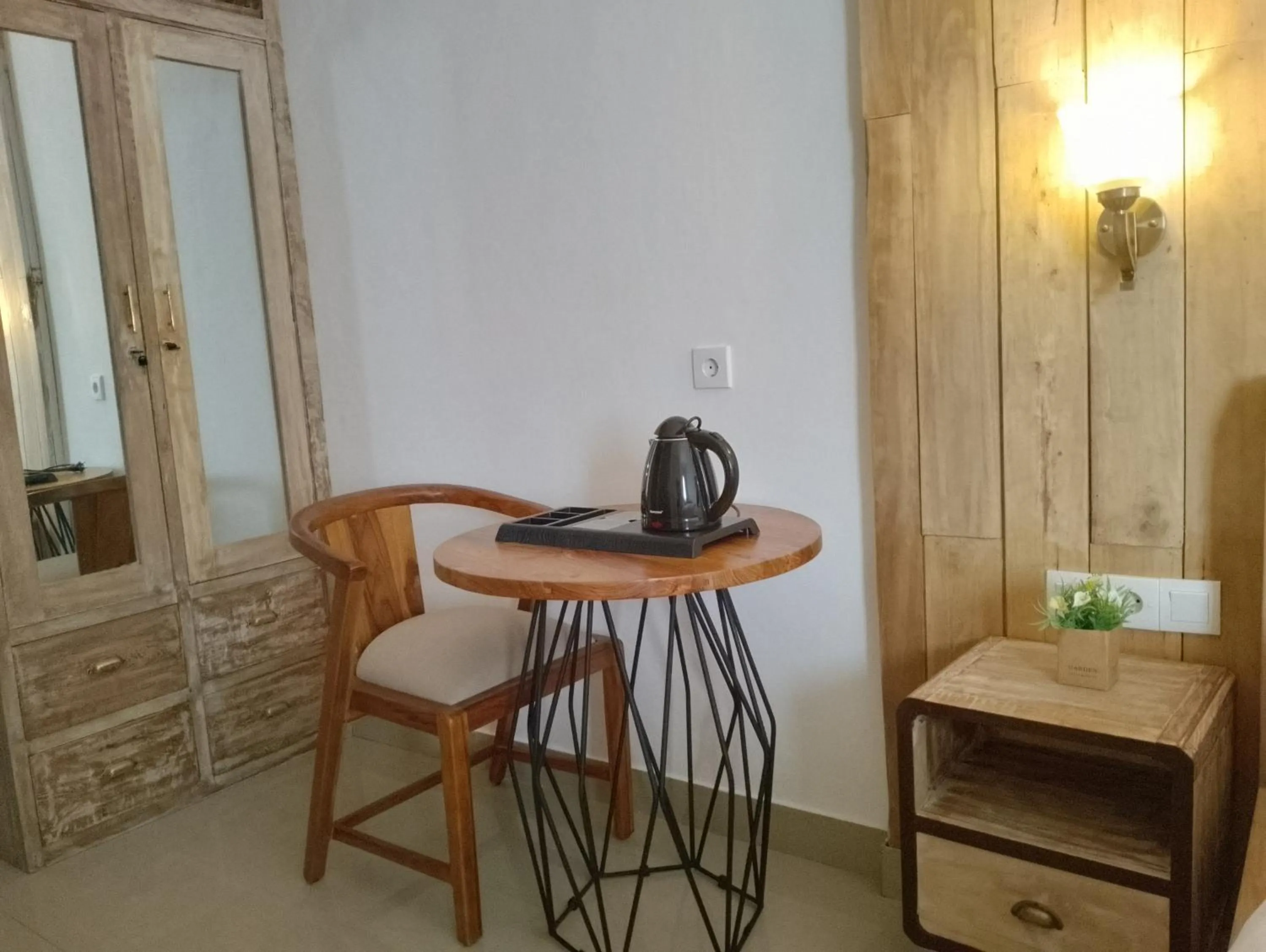 Coffee/tea facilities in Oki Taru Residence