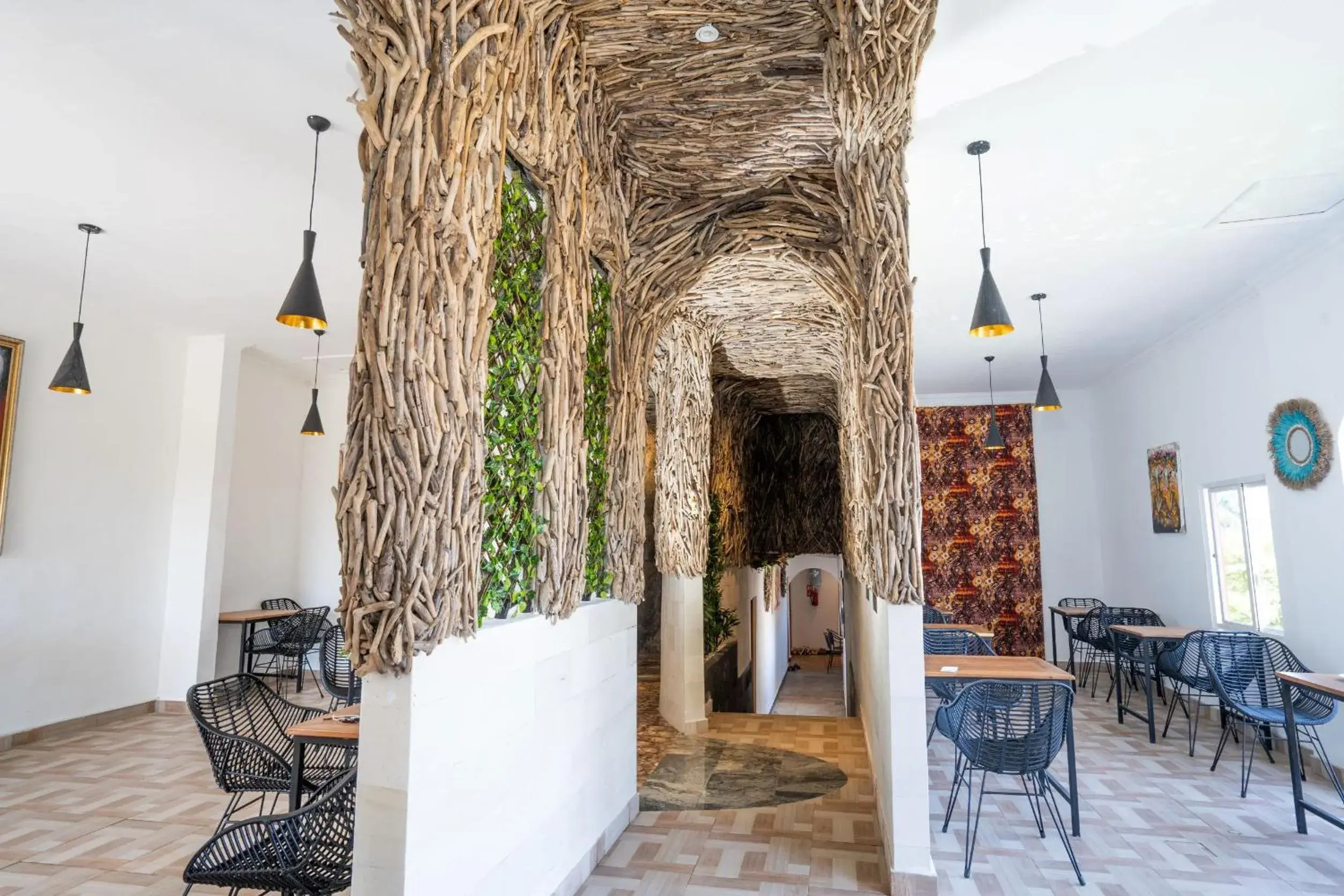 Restaurant/places to eat in Oki Taru Residence Restaurant/places to eat in Oki Taru Residence