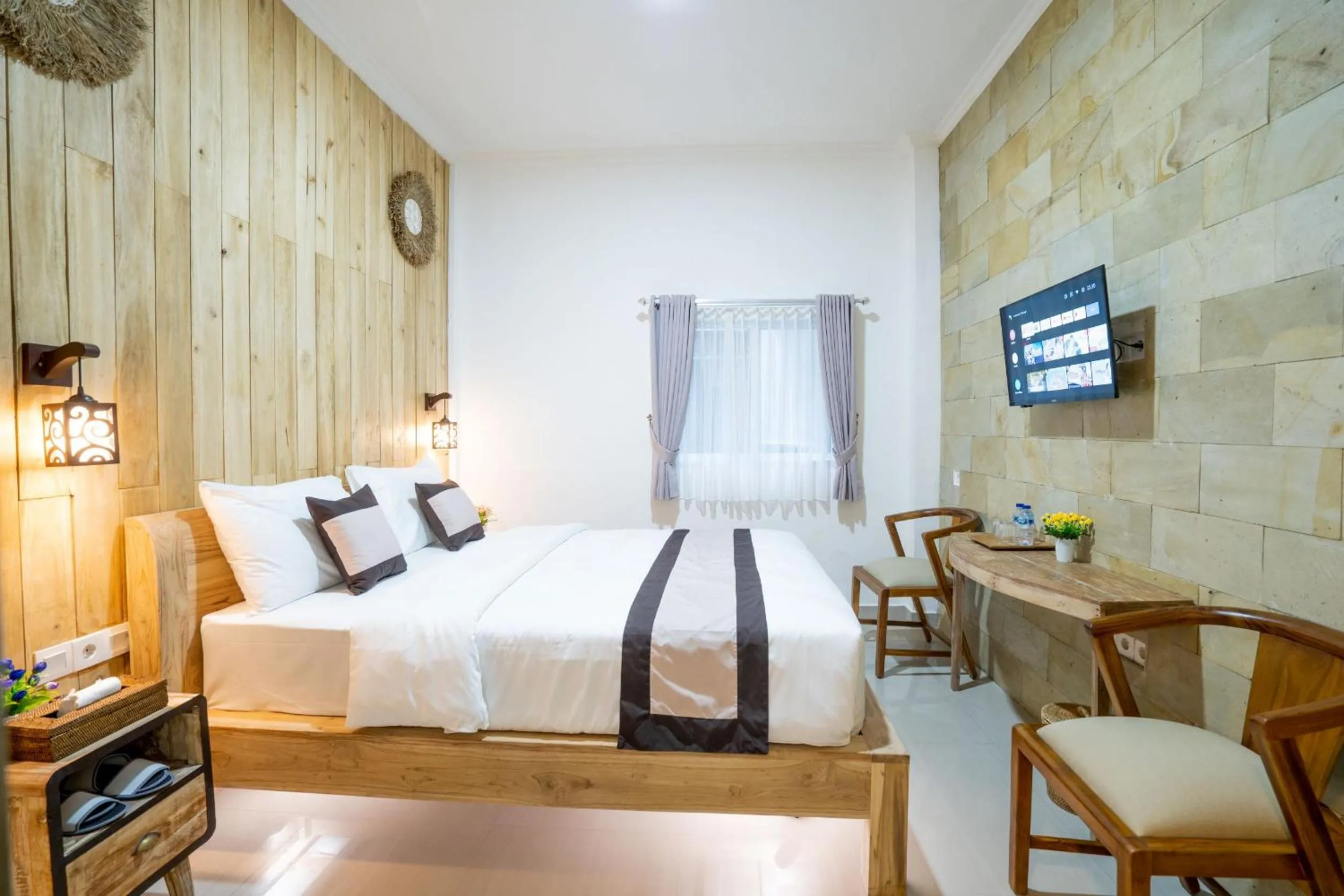 Photo of the whole room, Bed in Oki Taru Residence