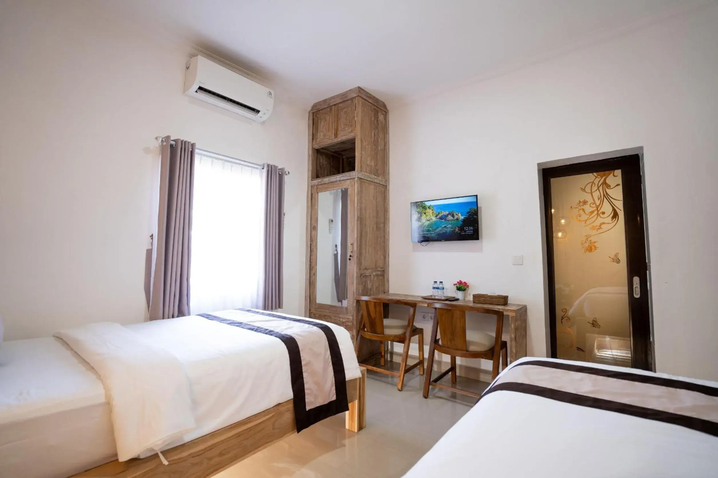 Photo of the whole room, Bed in Oki Taru Residence Photo of the whole room, Bed in Oki Taru Residence