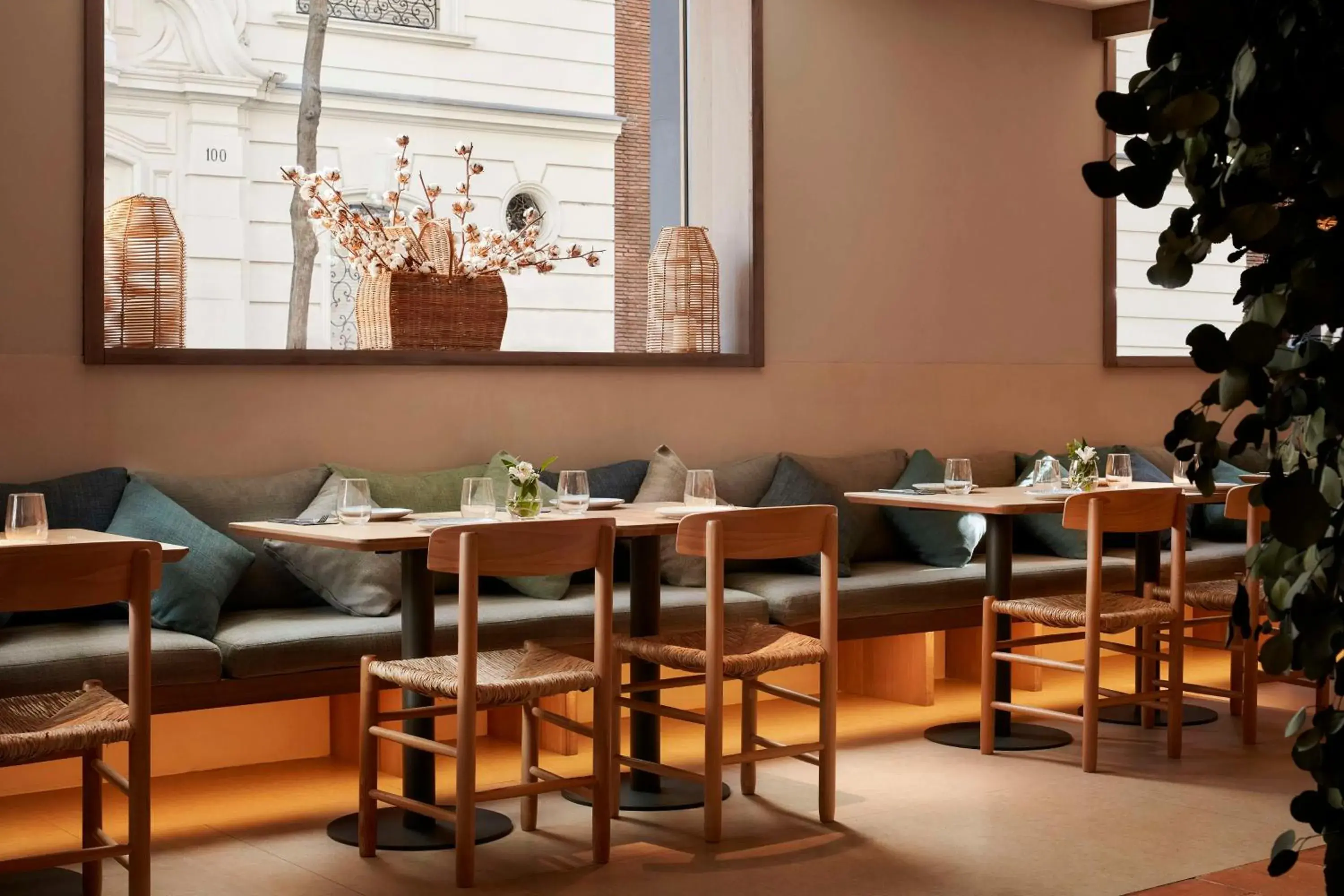 Restaurant/places to eat in NH Madrid Zurbano Restaurant/places to eat in NH Madrid Zurbano