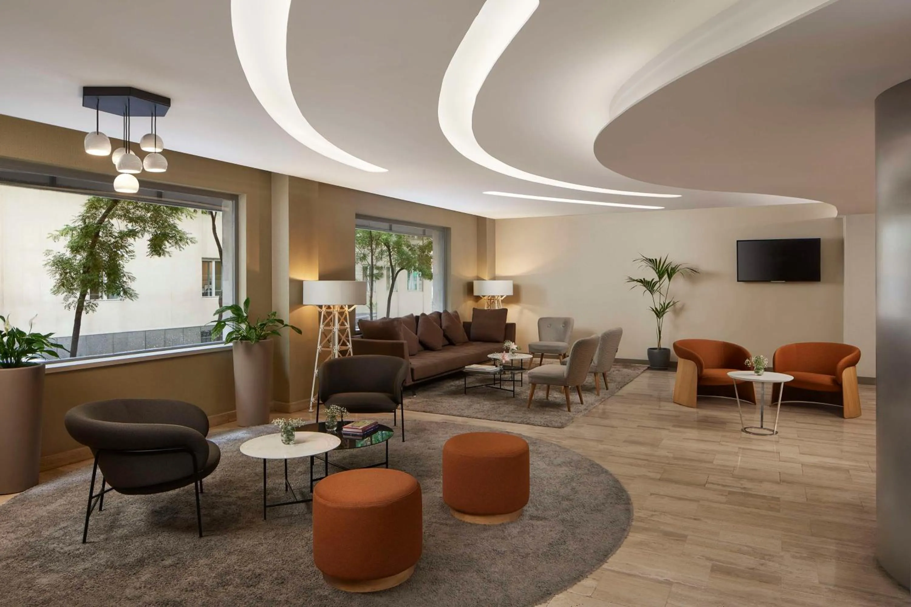 Lobby or reception in NH Madrid Zurbano