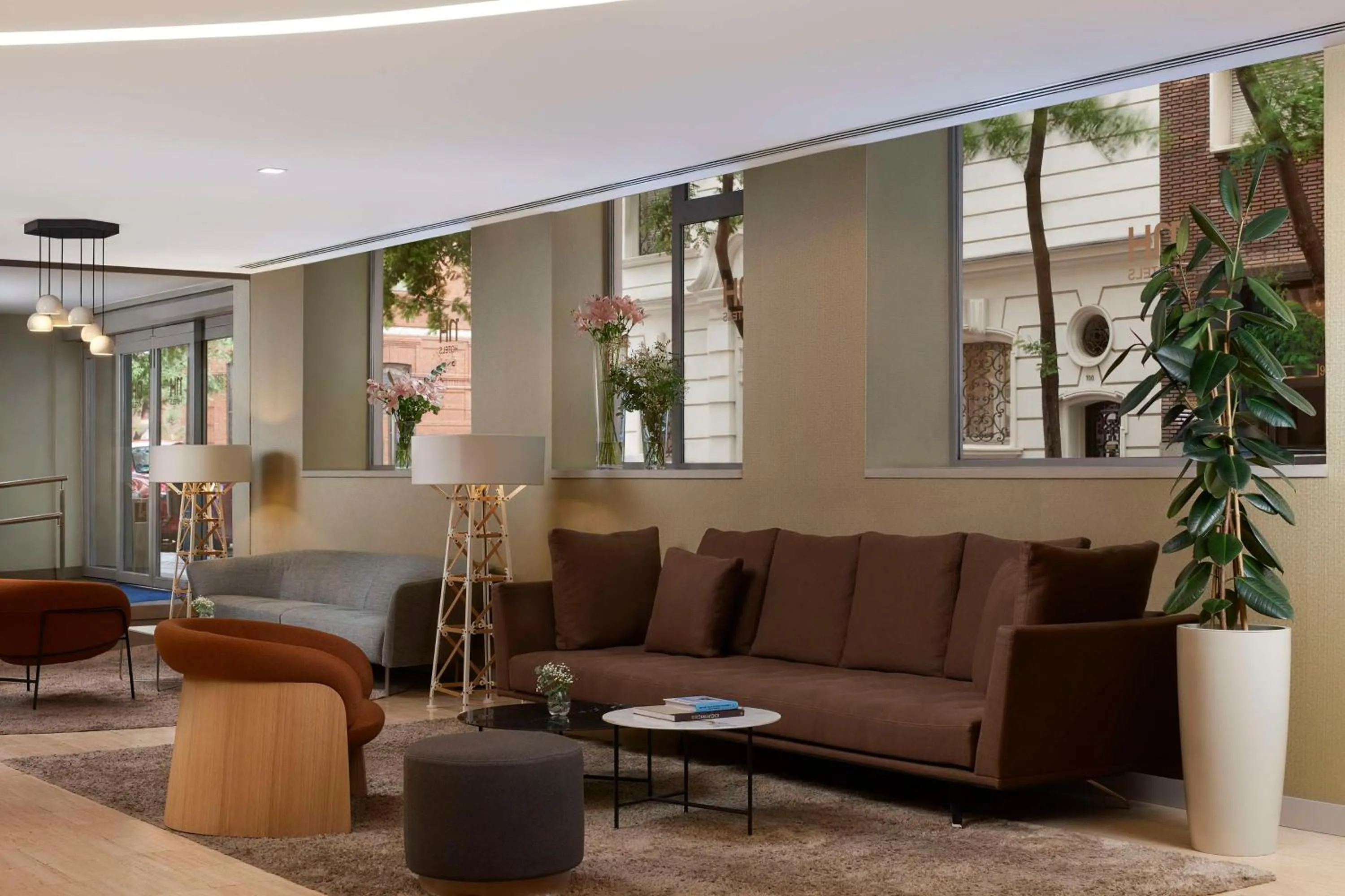 Lobby or reception in NH Madrid Zurbano