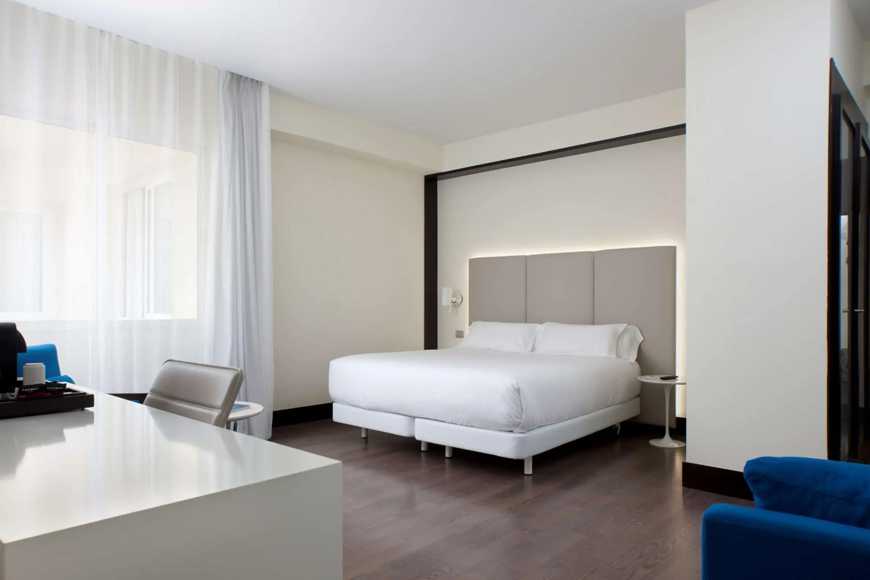 Photo of the whole room, Bed in NH Madrid Lagasca Photo of the whole room, Bed in NH Madrid Lagasca