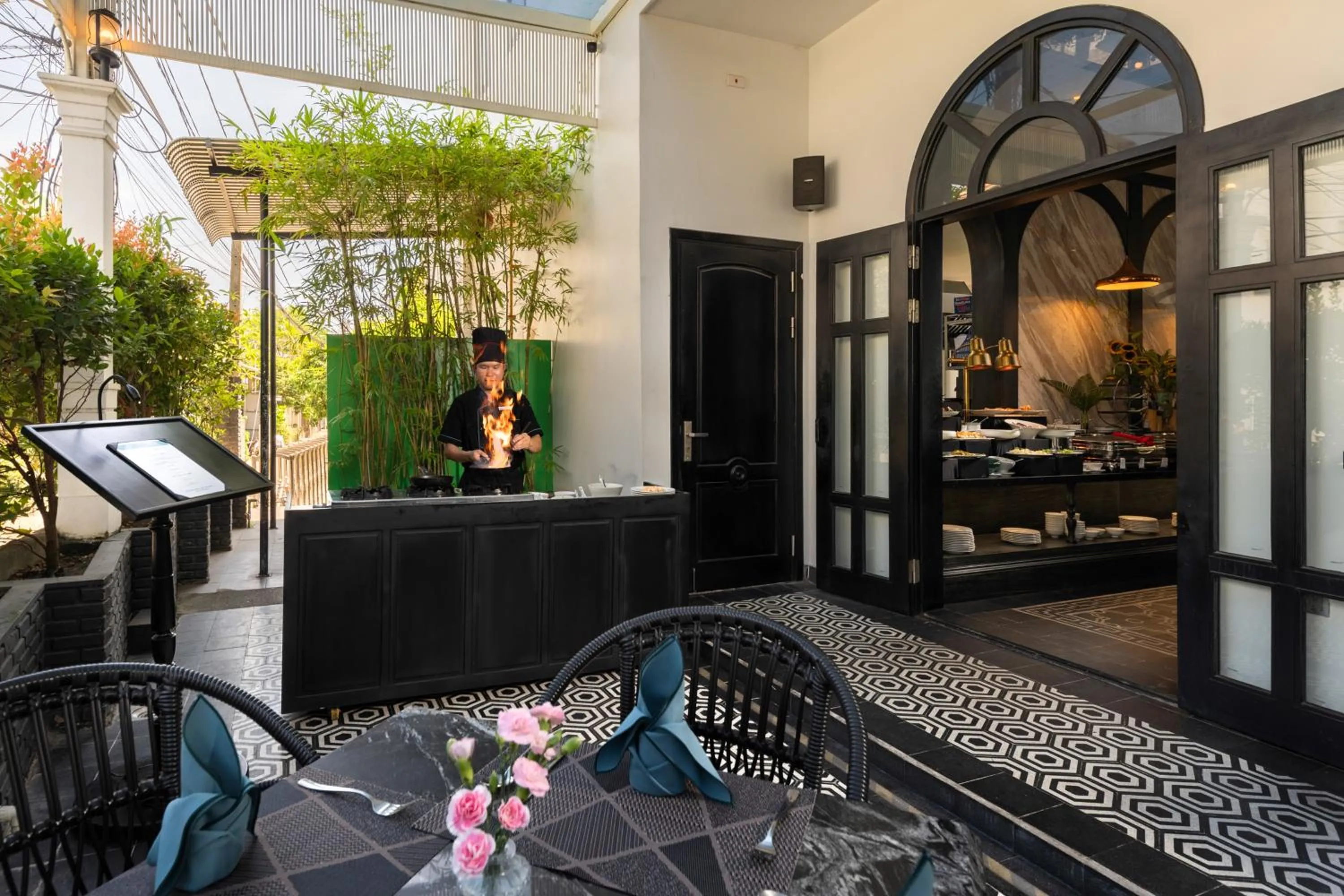 Restaurant/places to eat in Hoi An Delicacy Hotel & Spa