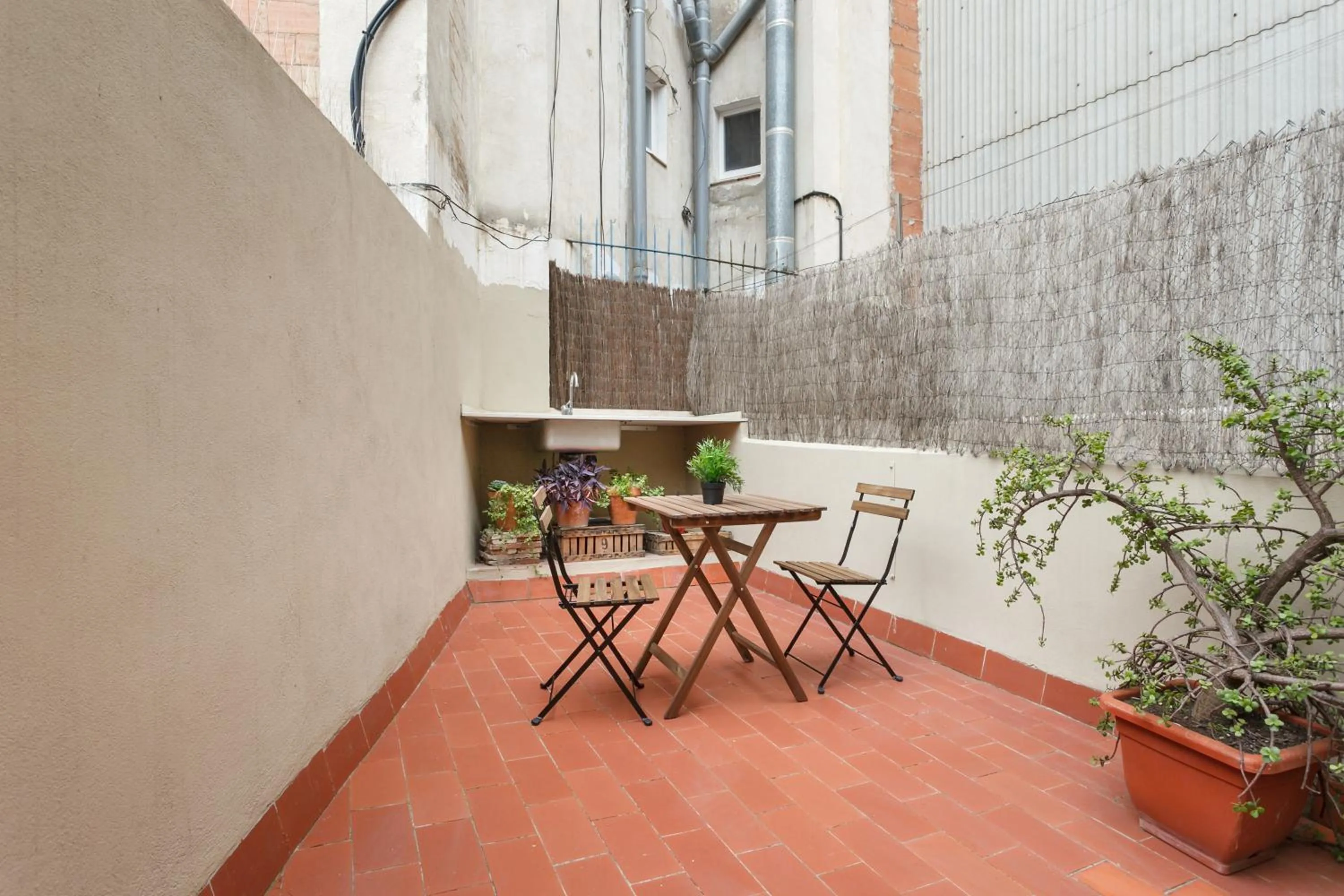 Patio in Barcelona Just Like Home