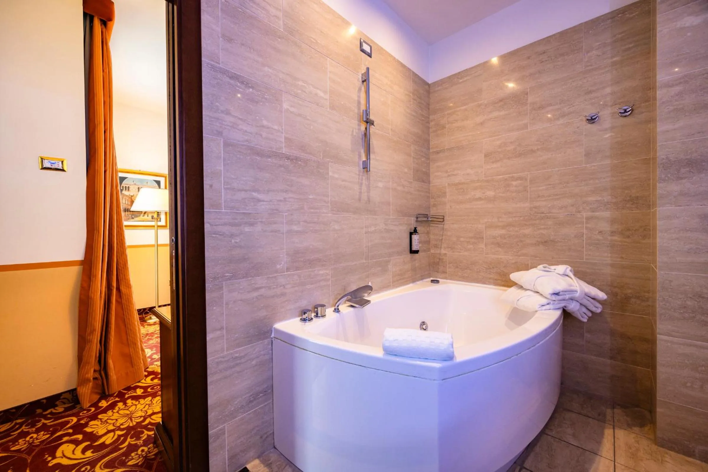 Hot Tub in Il Gentiluomo Hotel & SPA