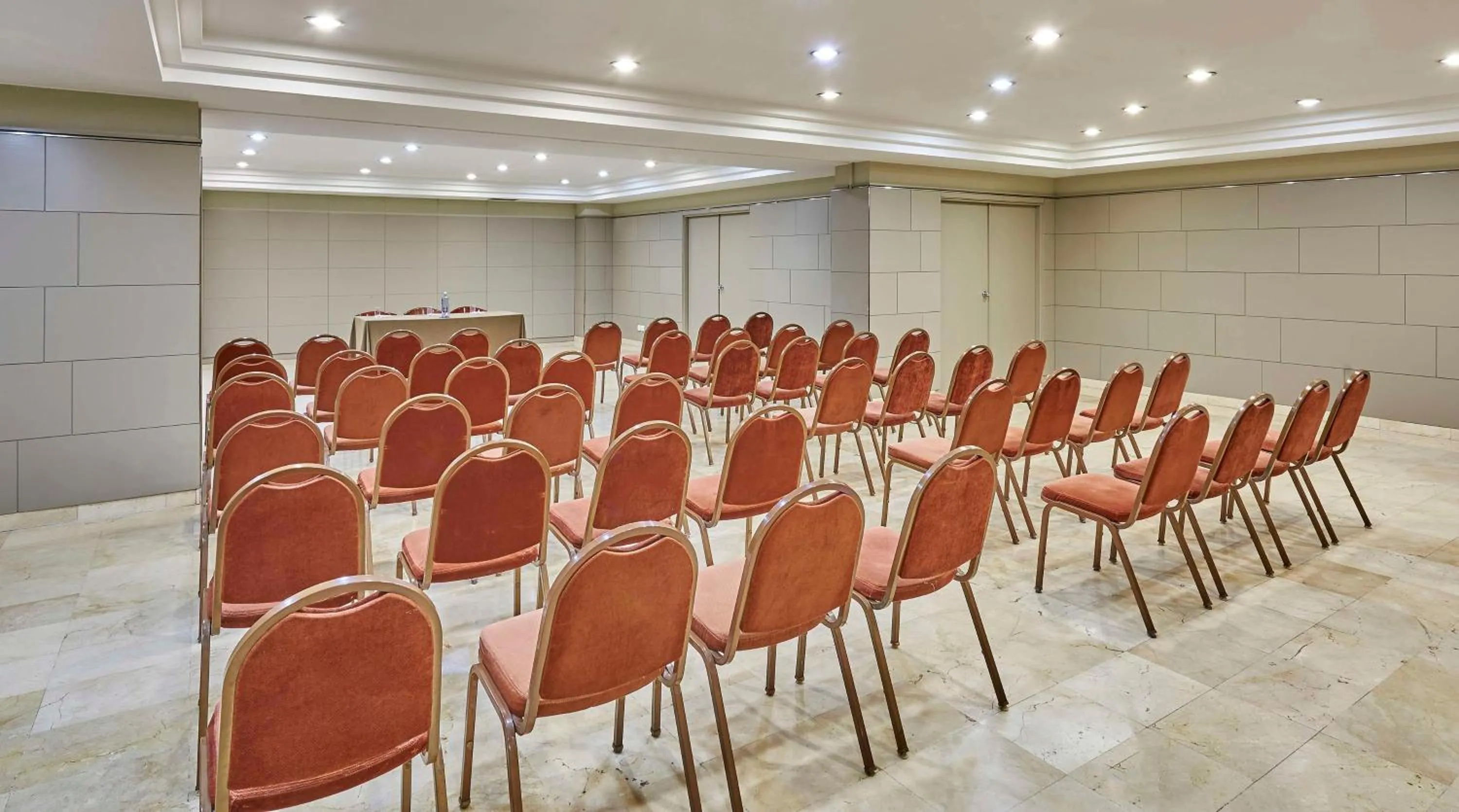 Meeting/conference room in iStay by NH Zaragoza Sport Hotel