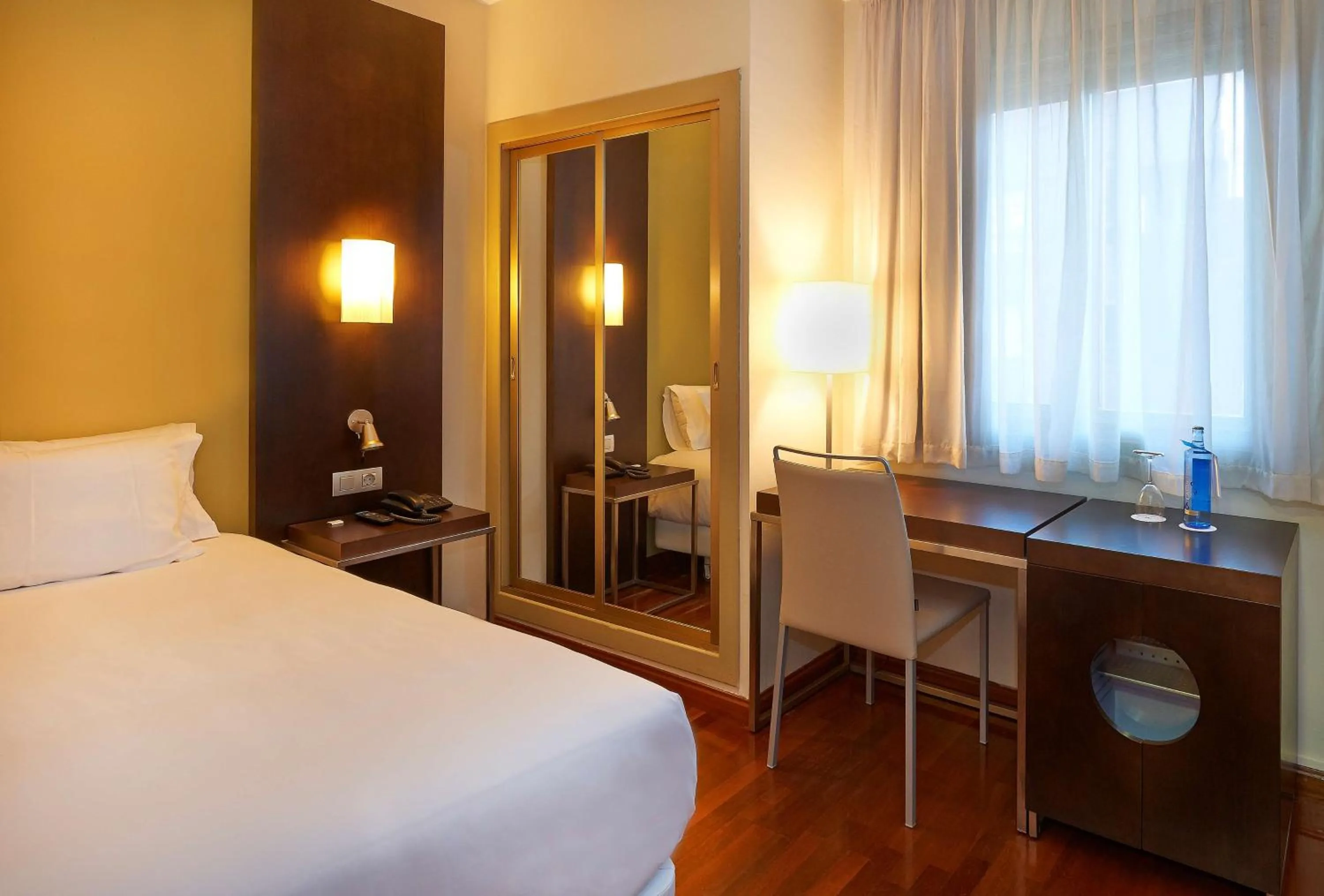 Bedroom, Bed in iStay by NH Zaragoza Sport Hotel