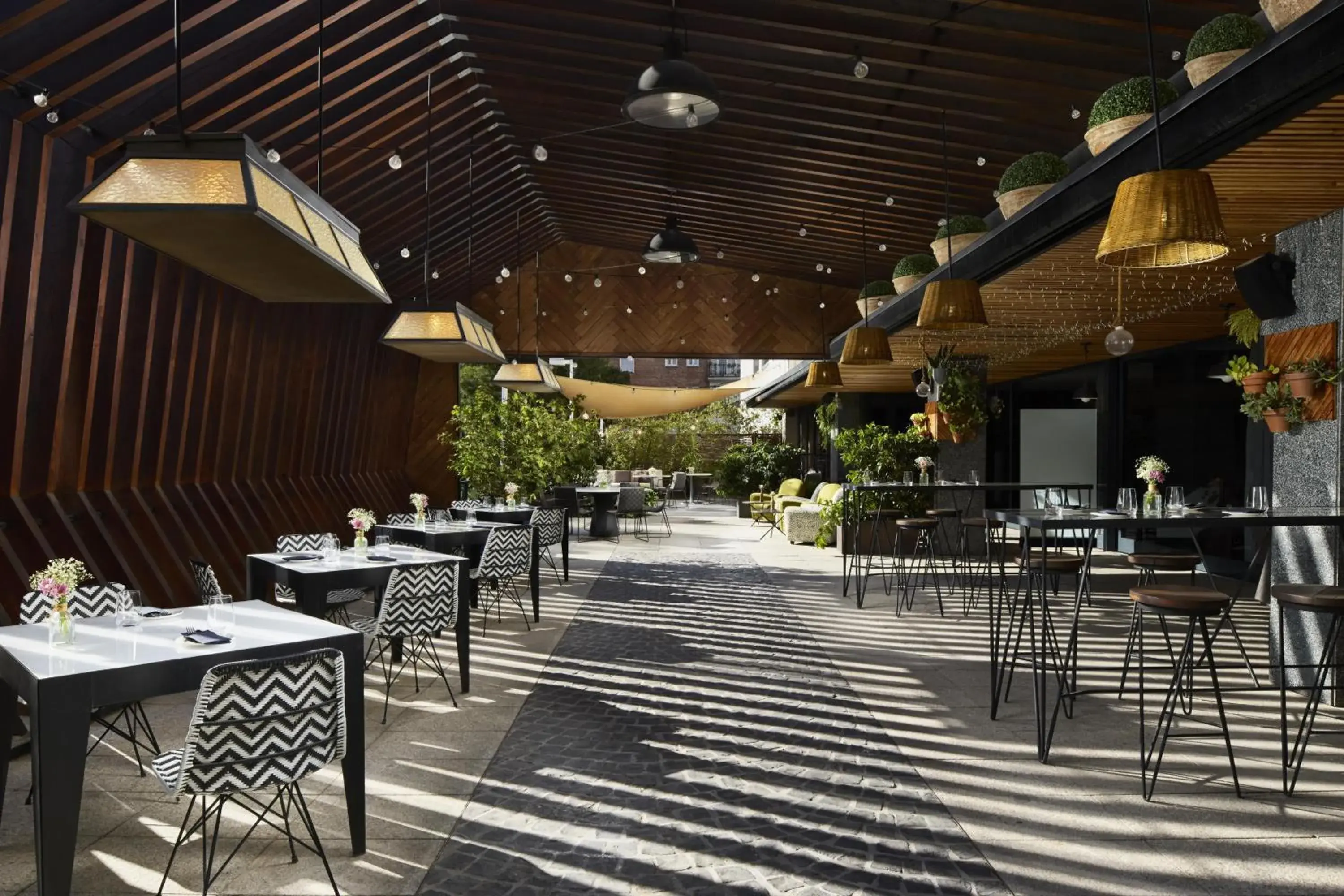 Lounge or bar in NH Madrid Ventas Lounge or bar in NH Madrid Ventas