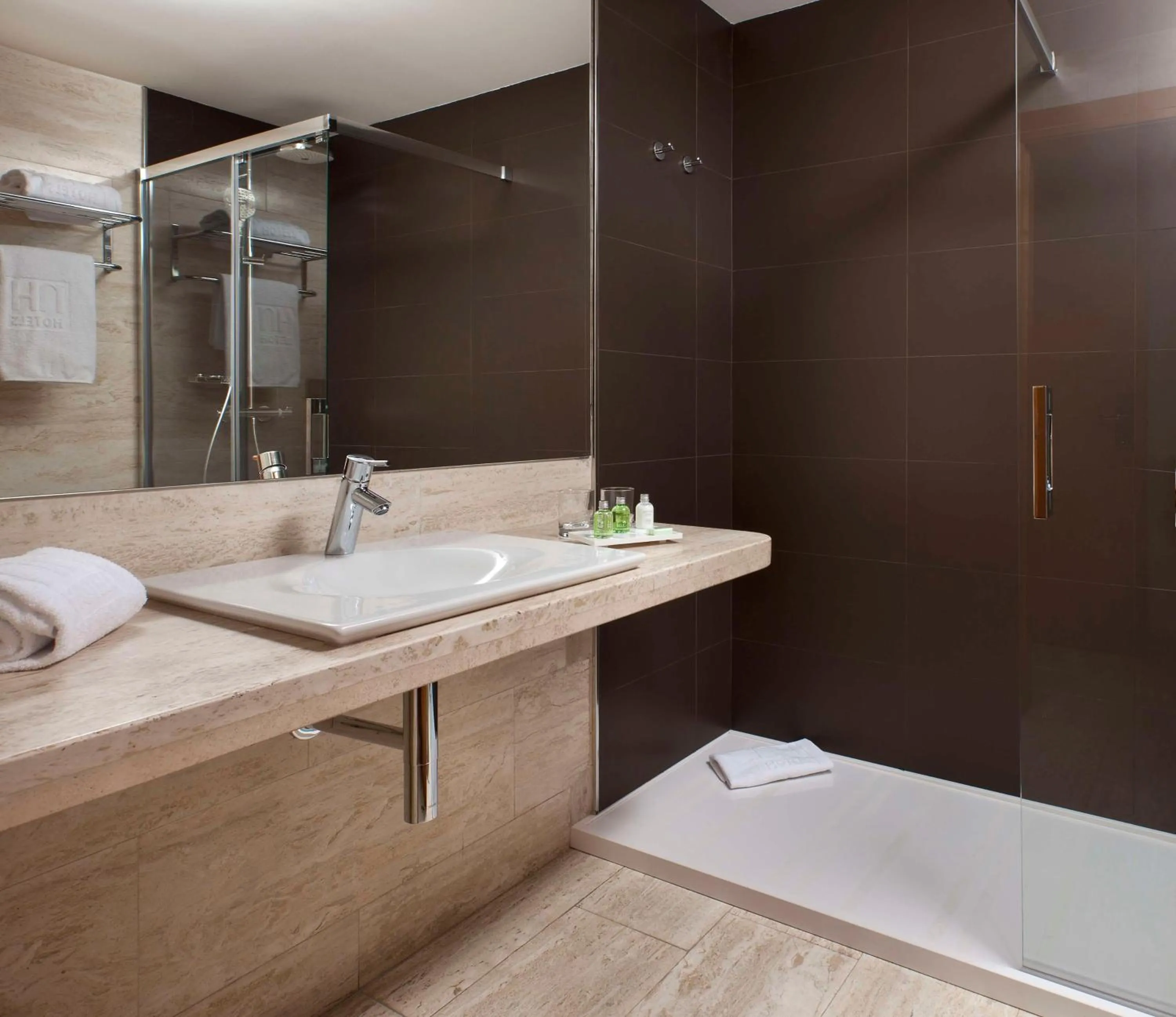 Bathroom in NH Madrid Ventas