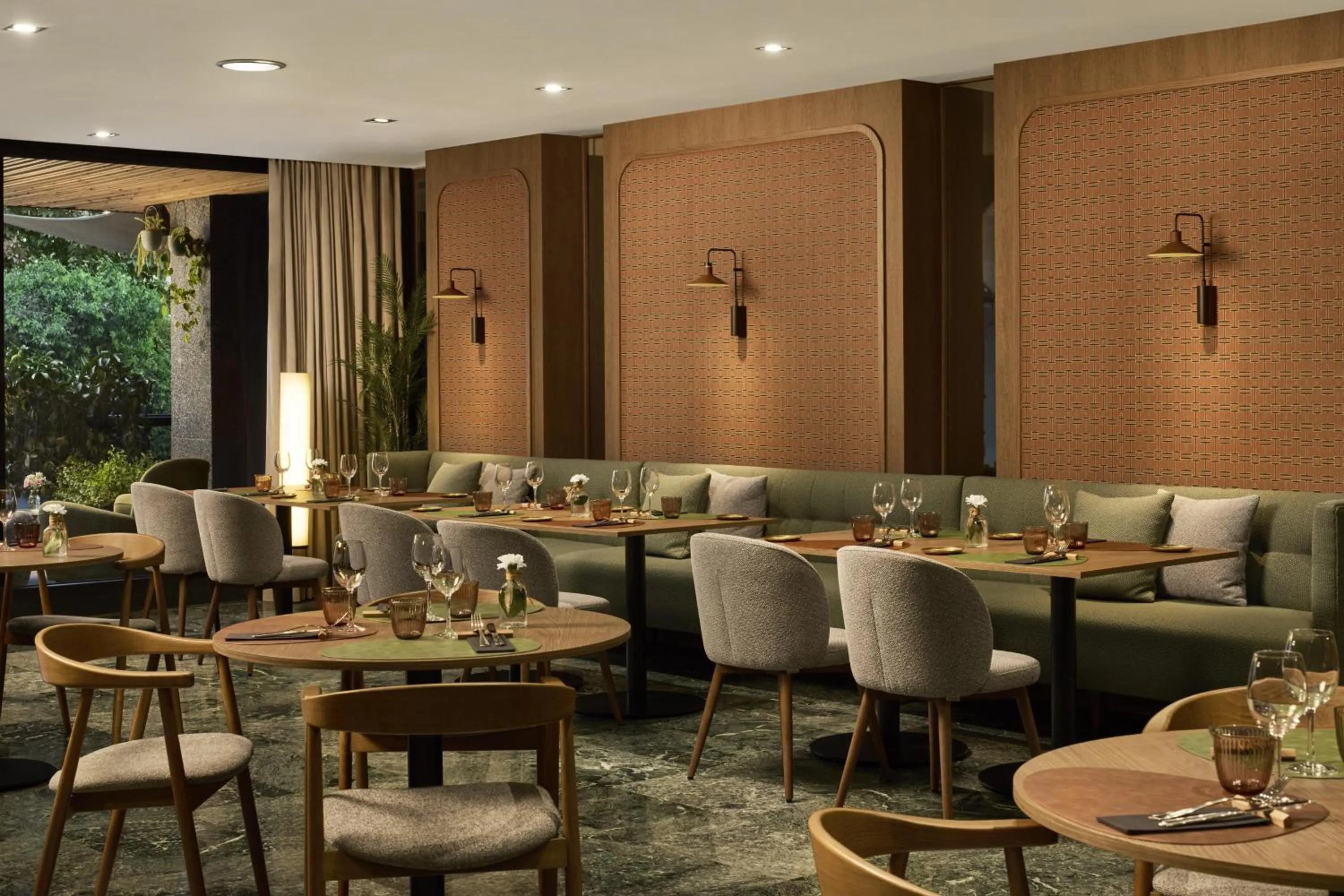 Restaurant/places to eat in NH Madrid Ventas