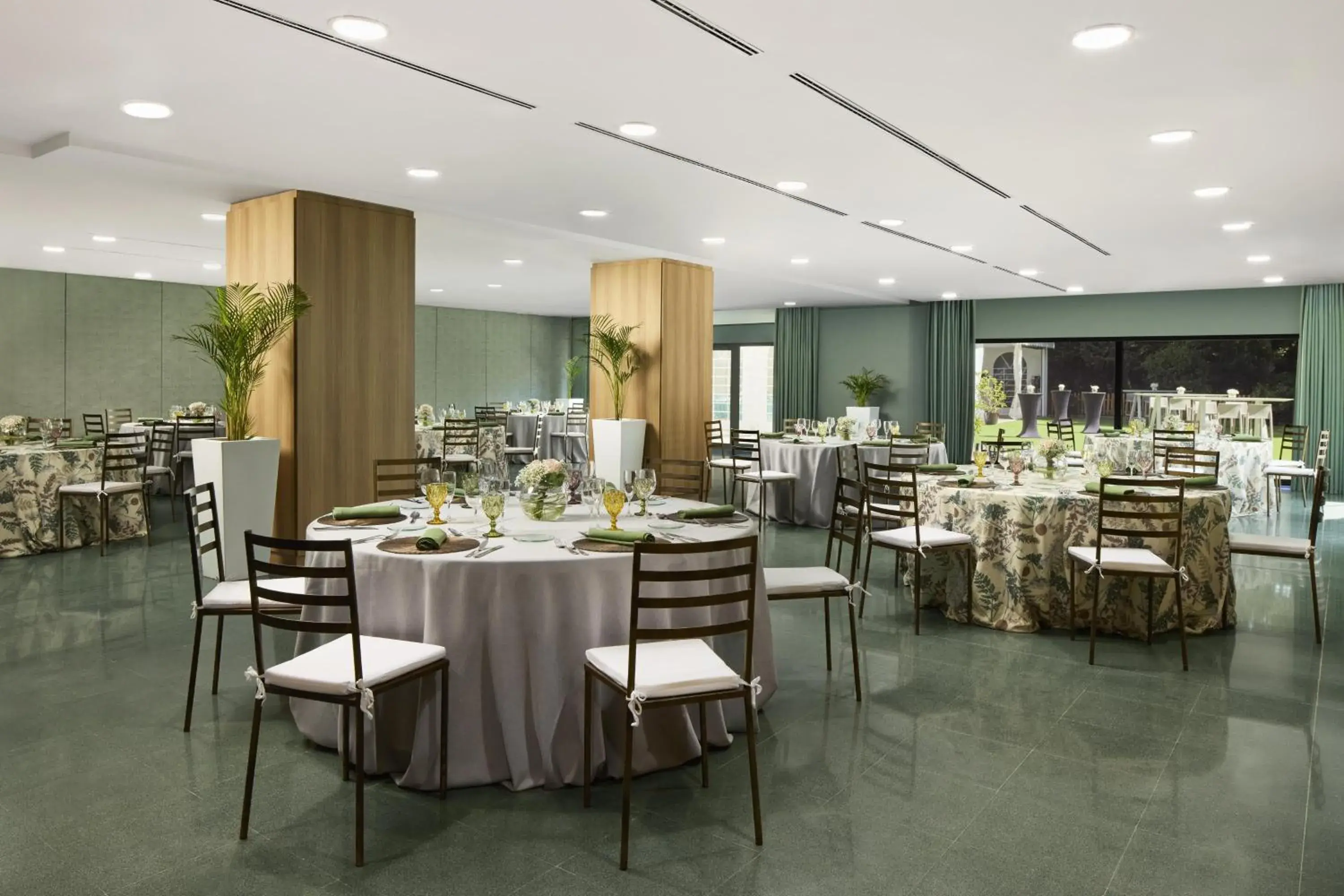 Restaurant/places to eat in NH Madrid Ventas Restaurant/places to eat in NH Madrid Ventas