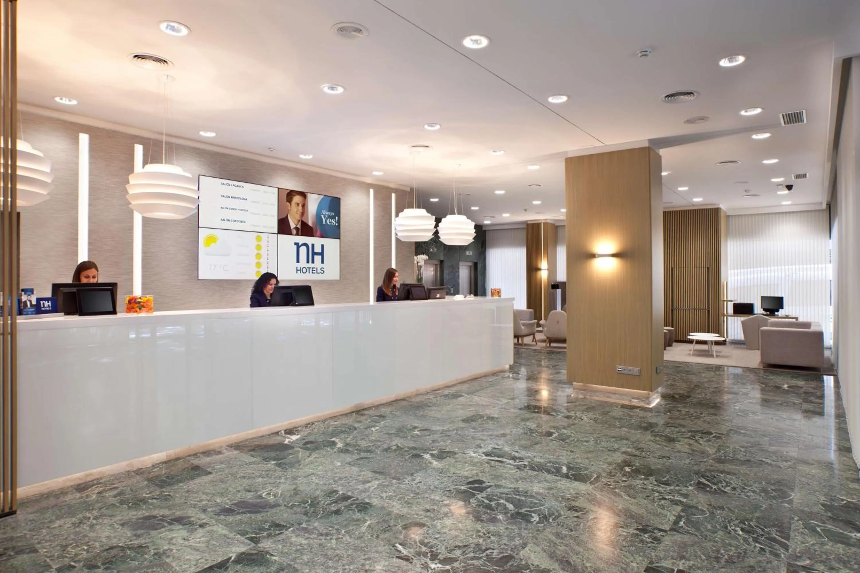 Lobby or reception in NH Madrid Ventas