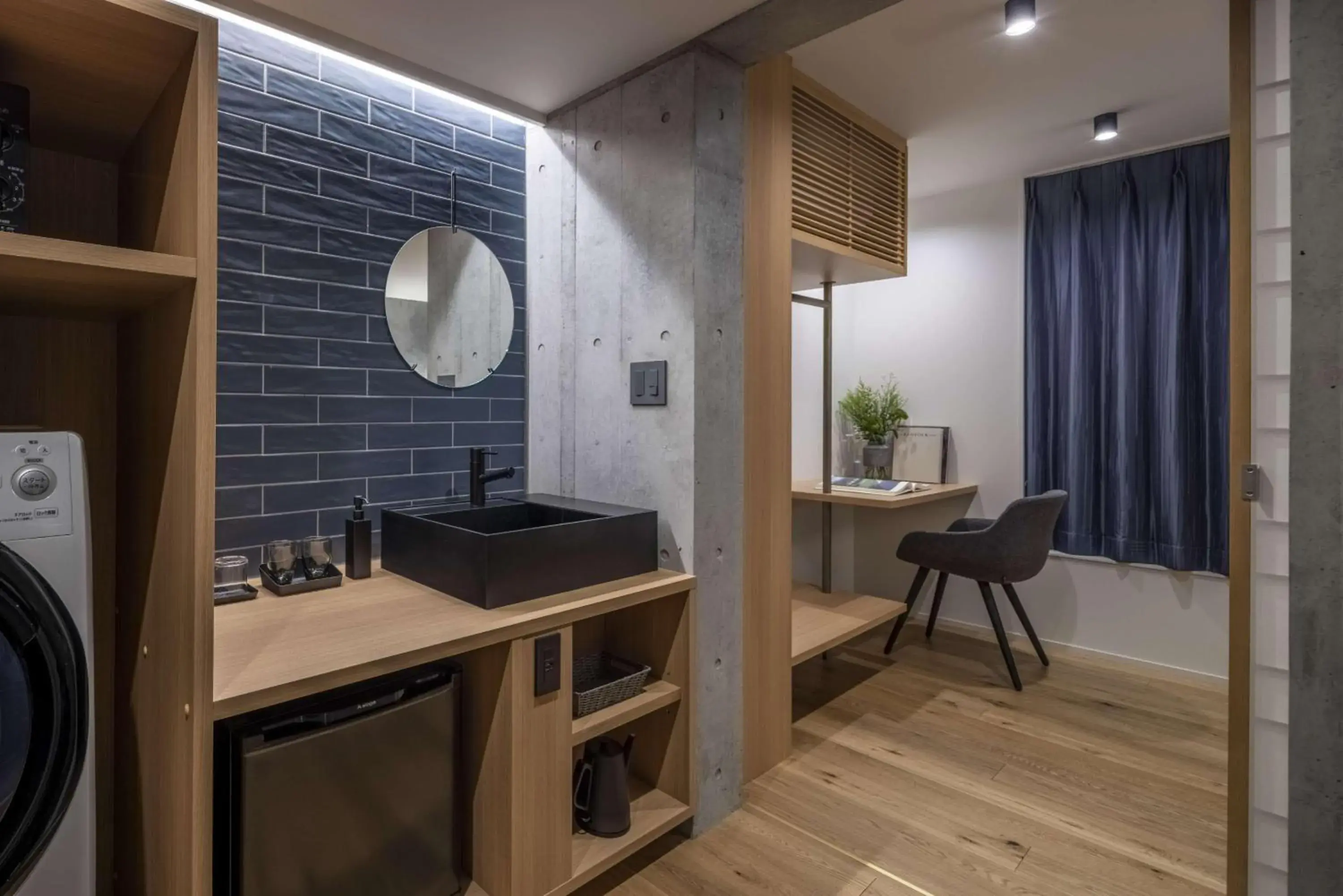 On site in Spatium Ginza Pony On site in Spatium Ginza Pony