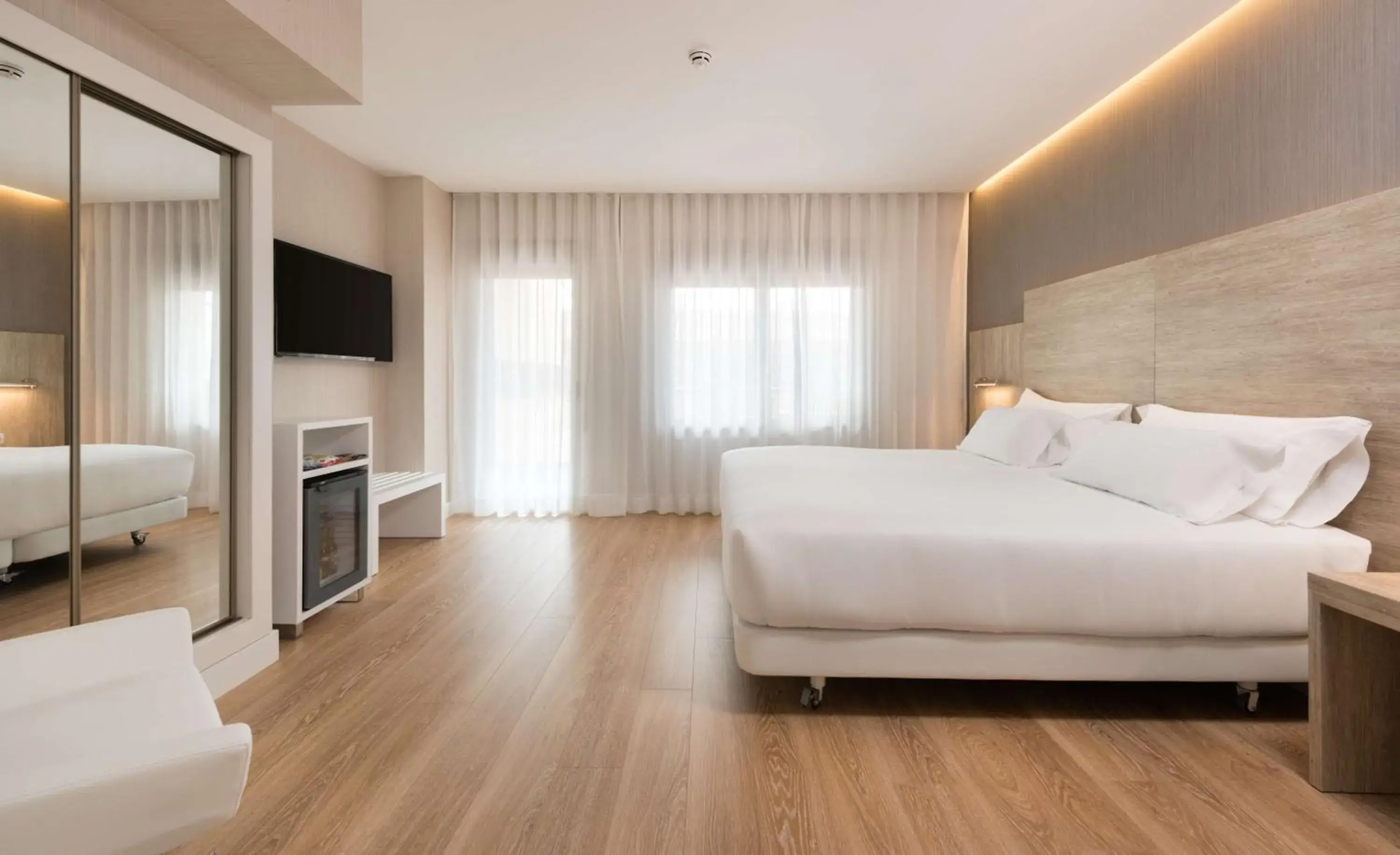 Photo of the whole room, Bed in NH Madrid Chamberí Photo of the whole room, Bed in NH Madrid Chamberí