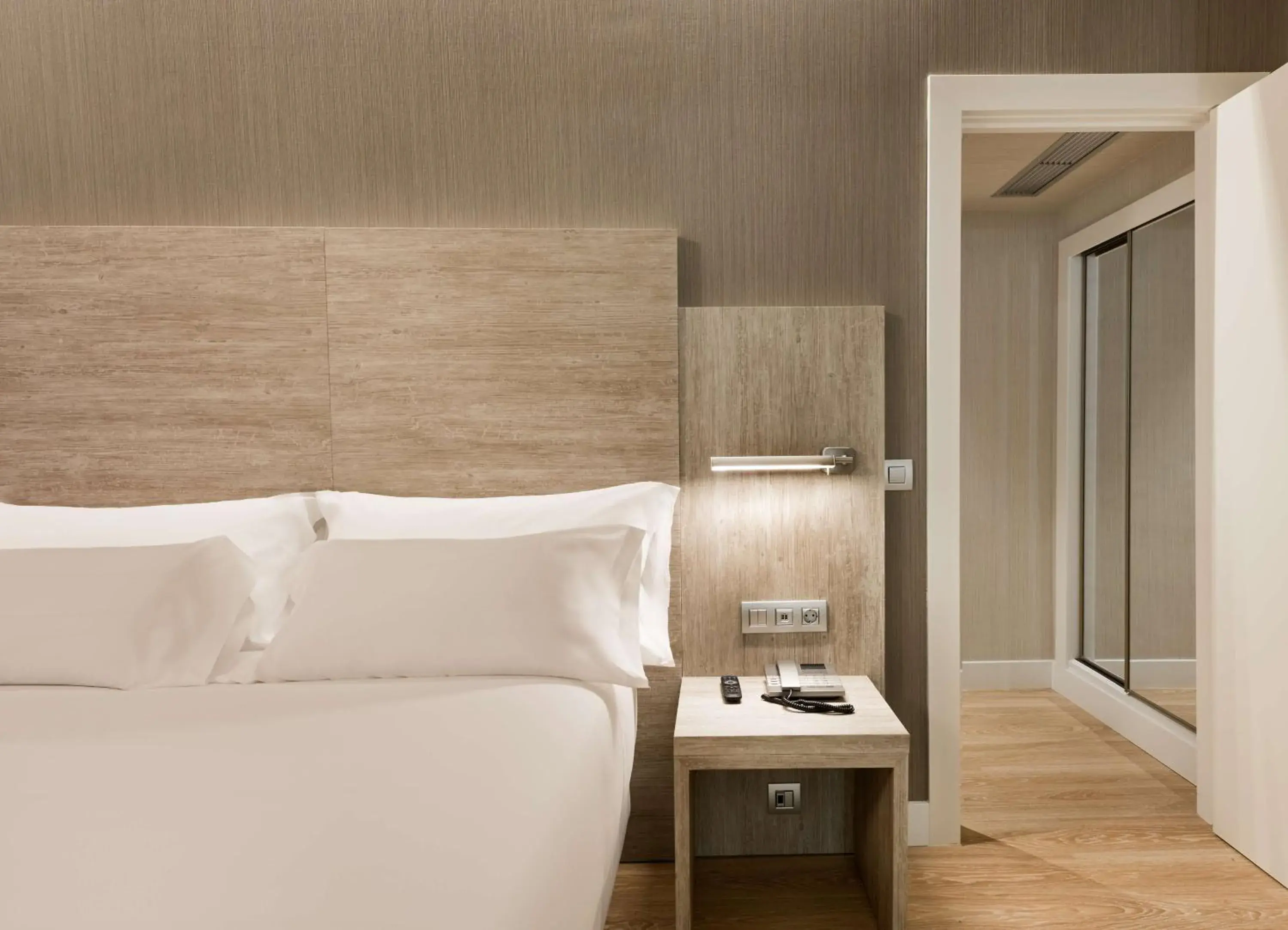 Photo of the whole room, Bed in NH Madrid Chamberí Photo of the whole room, Bed in NH Madrid Chamberí