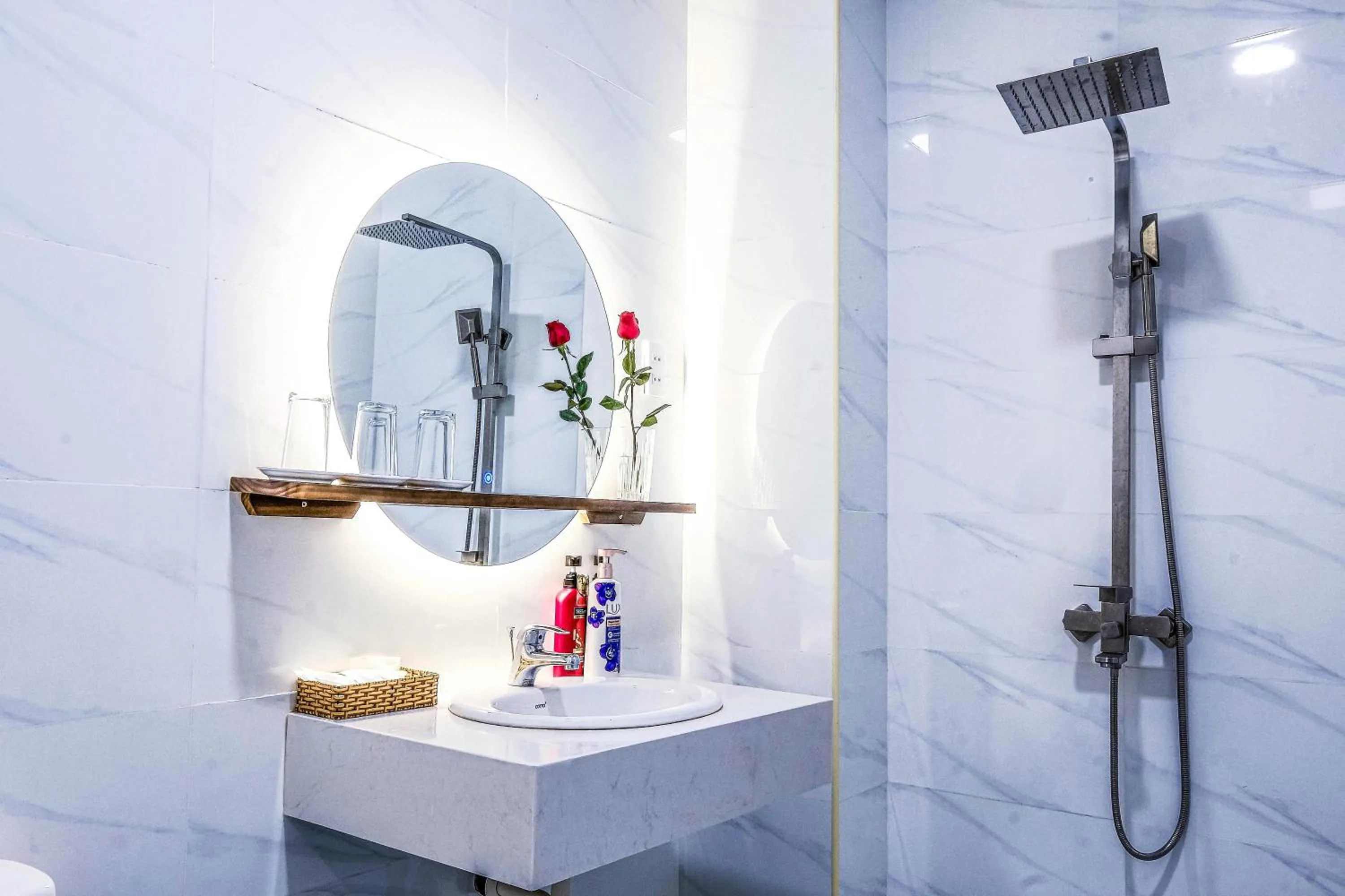 Shower in BB Hotel&Resort