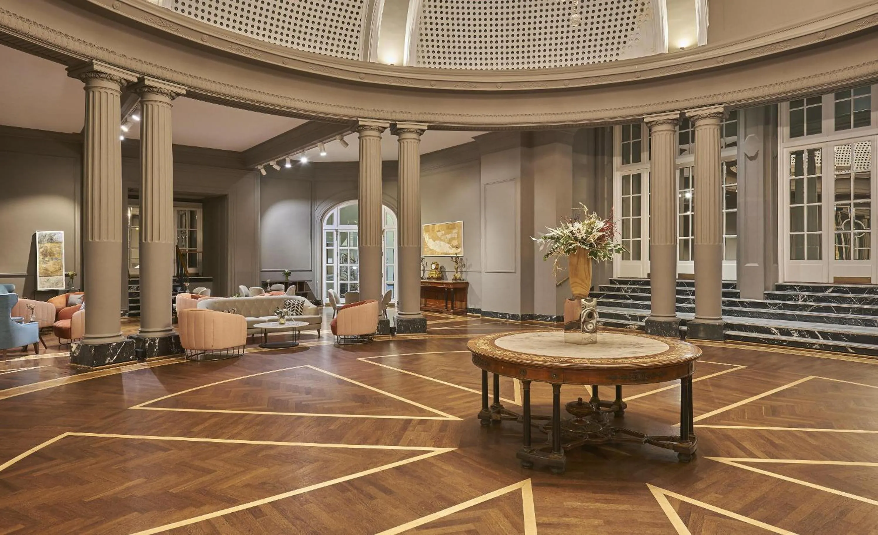 Property building in NH Collection Gran Hotel de Zaragoza