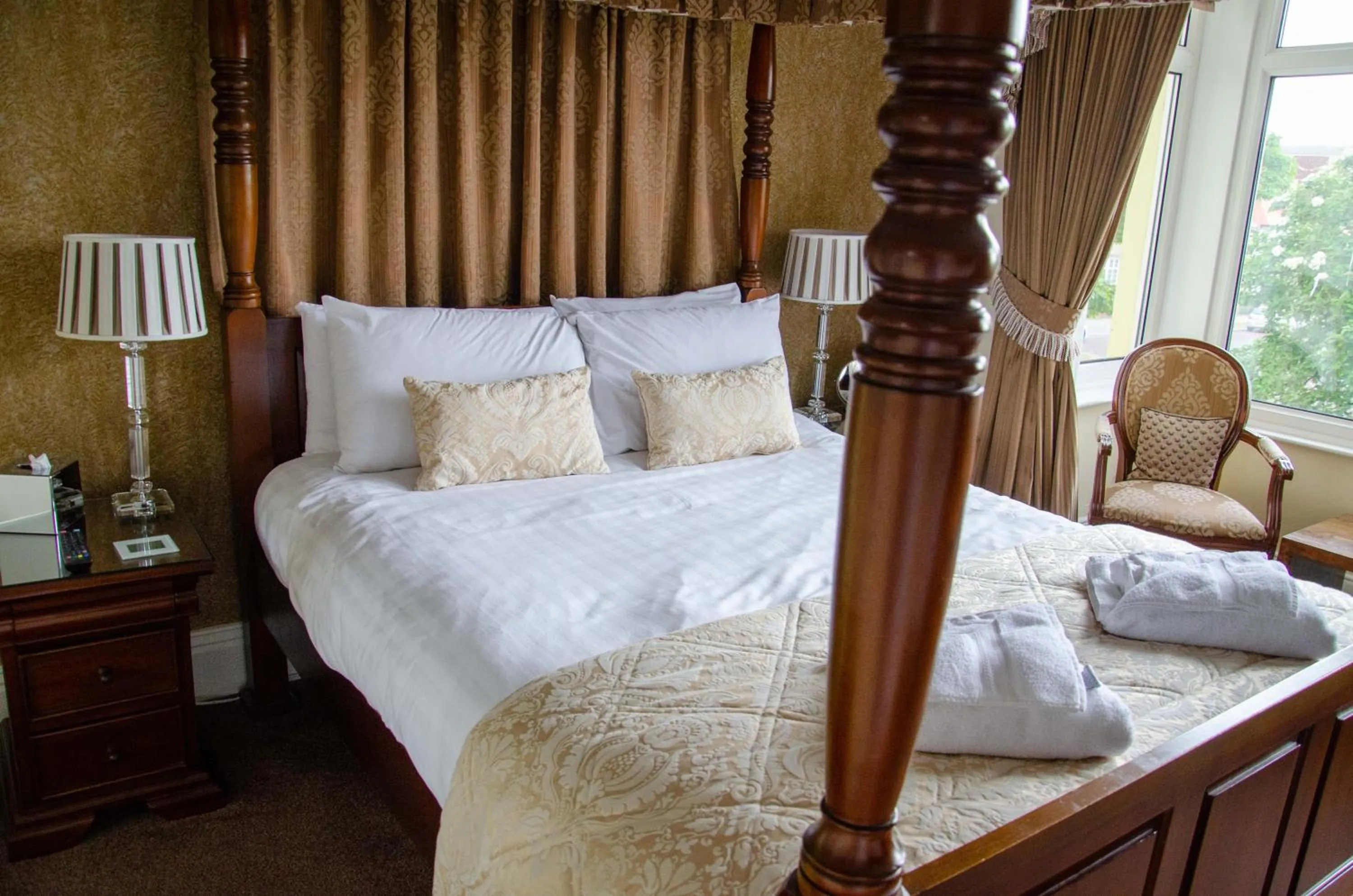 Bed in The Lemonfield Hotel