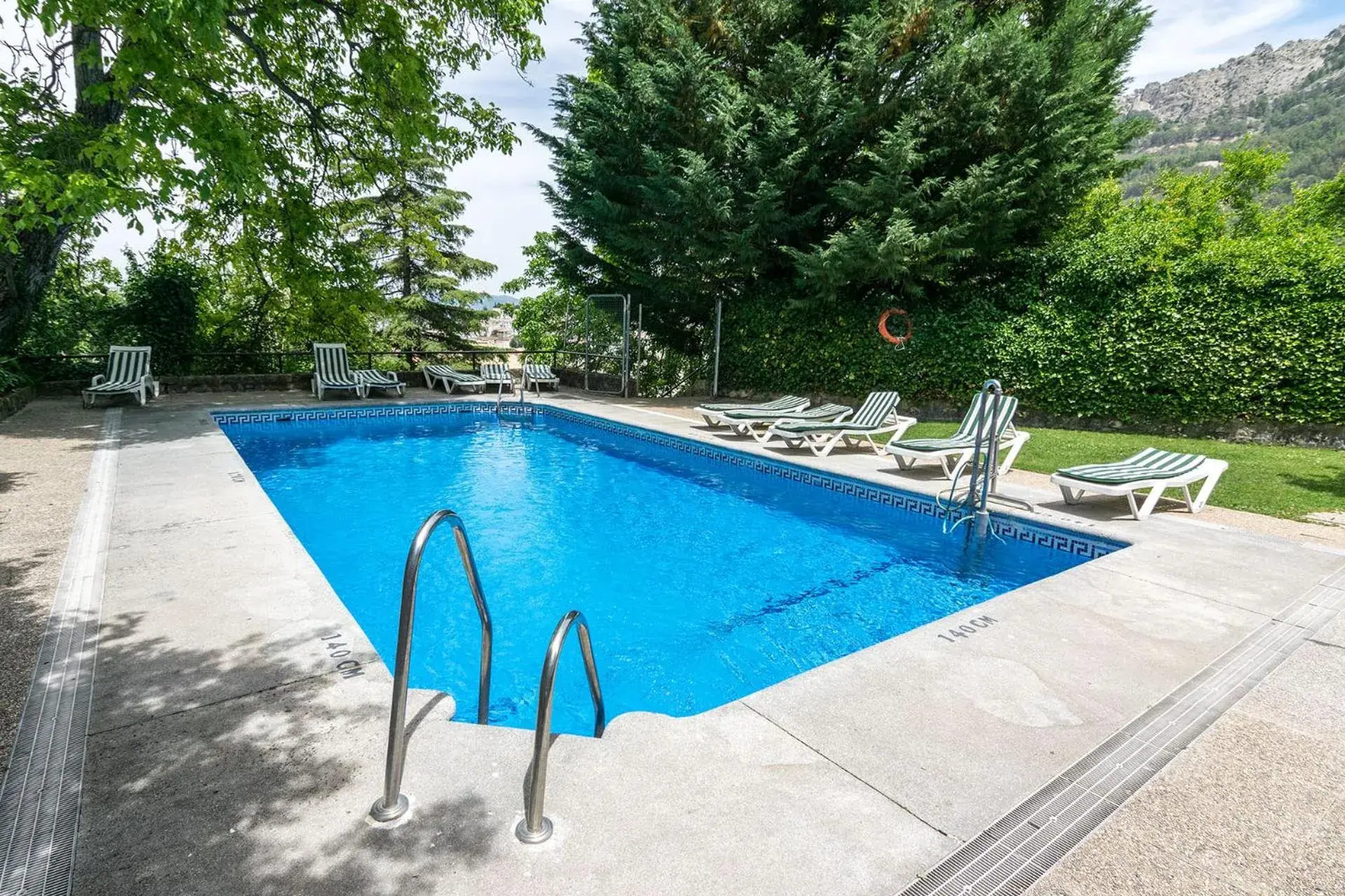 Swimming pool in Villa Turística de Cazorla Swimming pool in Villa Turística de Cazorla