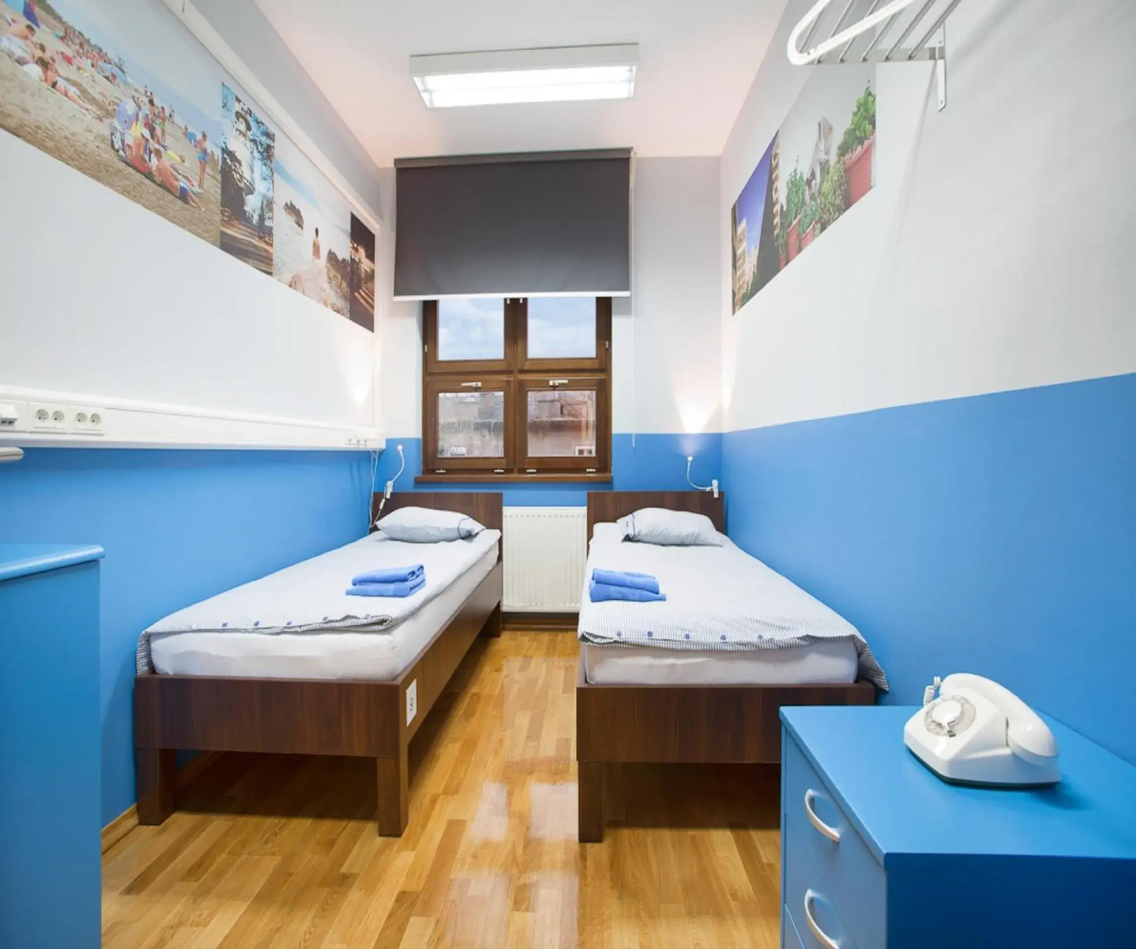 Twin Room in Hostel Bureau Twin Room in Hostel Bureau