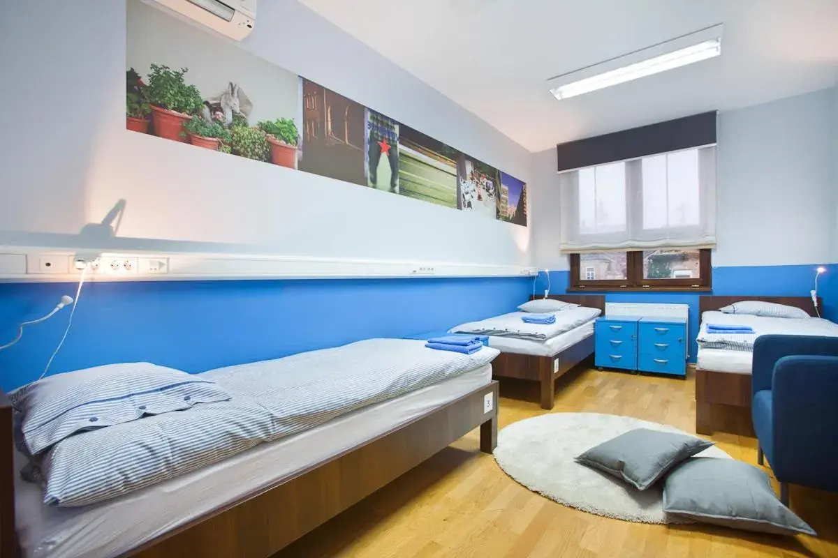 Family Room with Shared Bathroom in Hostel Bureau Family Room with Shared Bathroom in Hostel Bureau