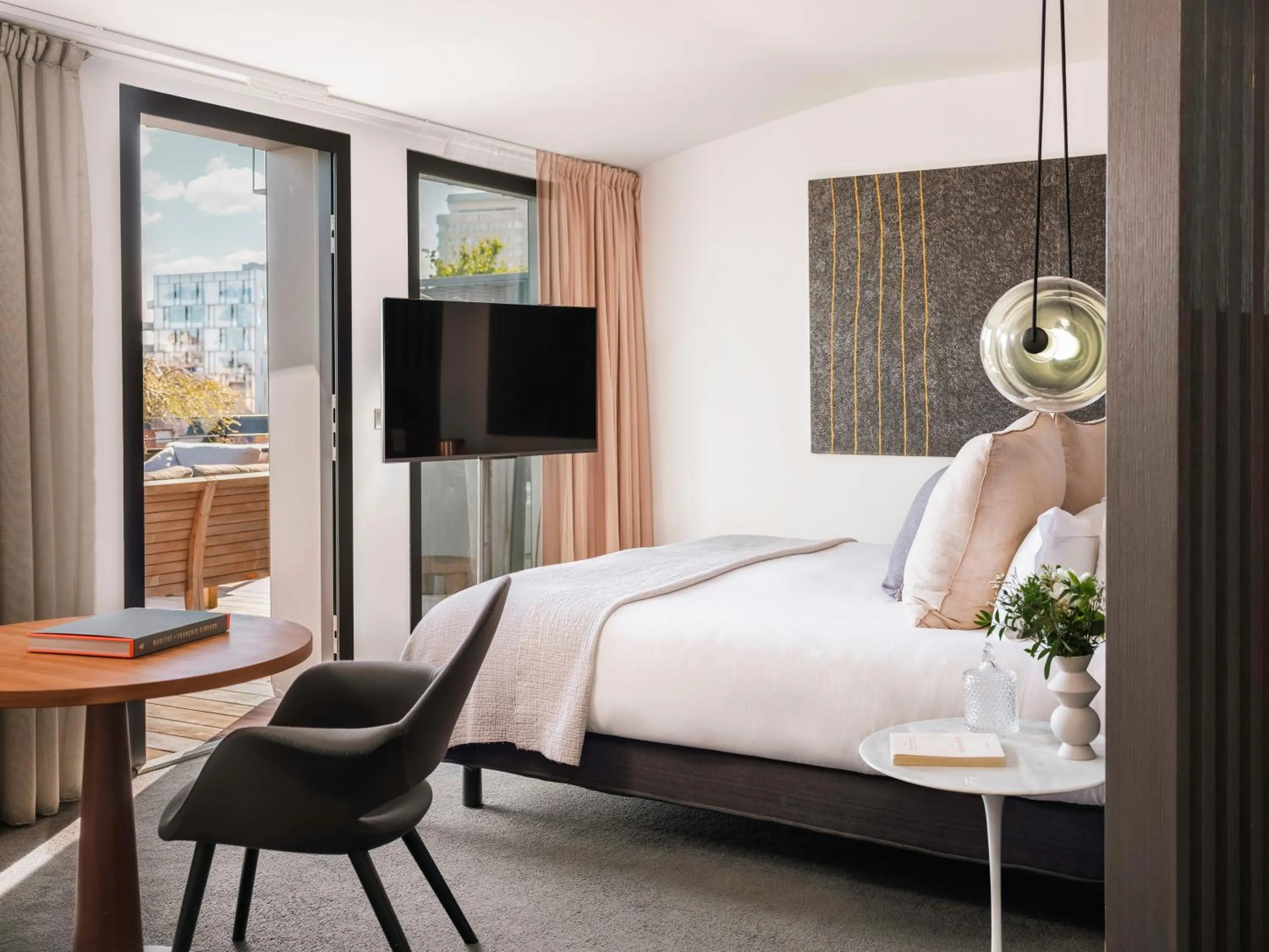 Photo of the whole room, Bed in Balthazar Hotel & Spa Rennes - MGallery Collection