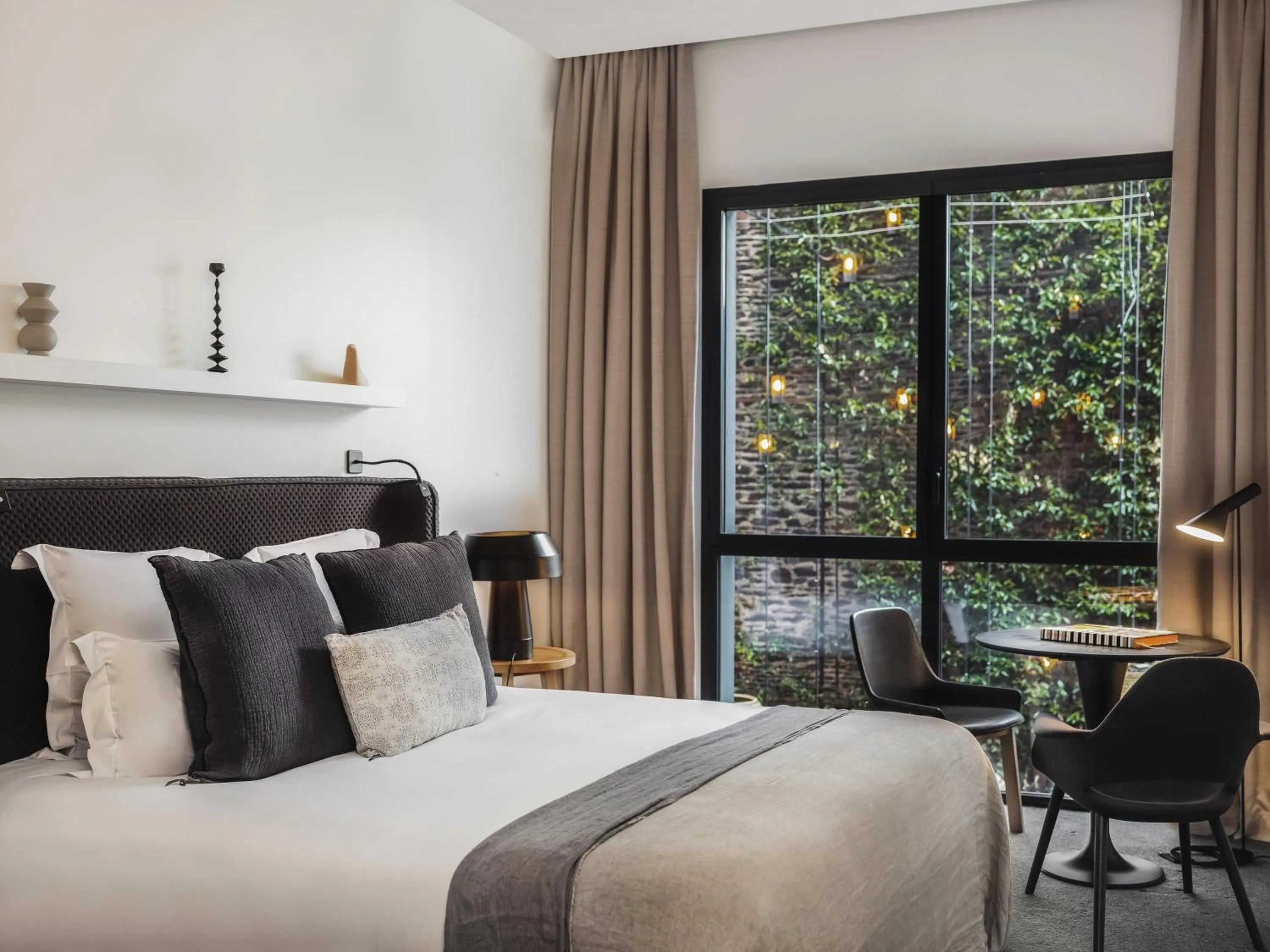 Bedroom, Bed in Balthazar Hotel & Spa Rennes - MGallery Collection