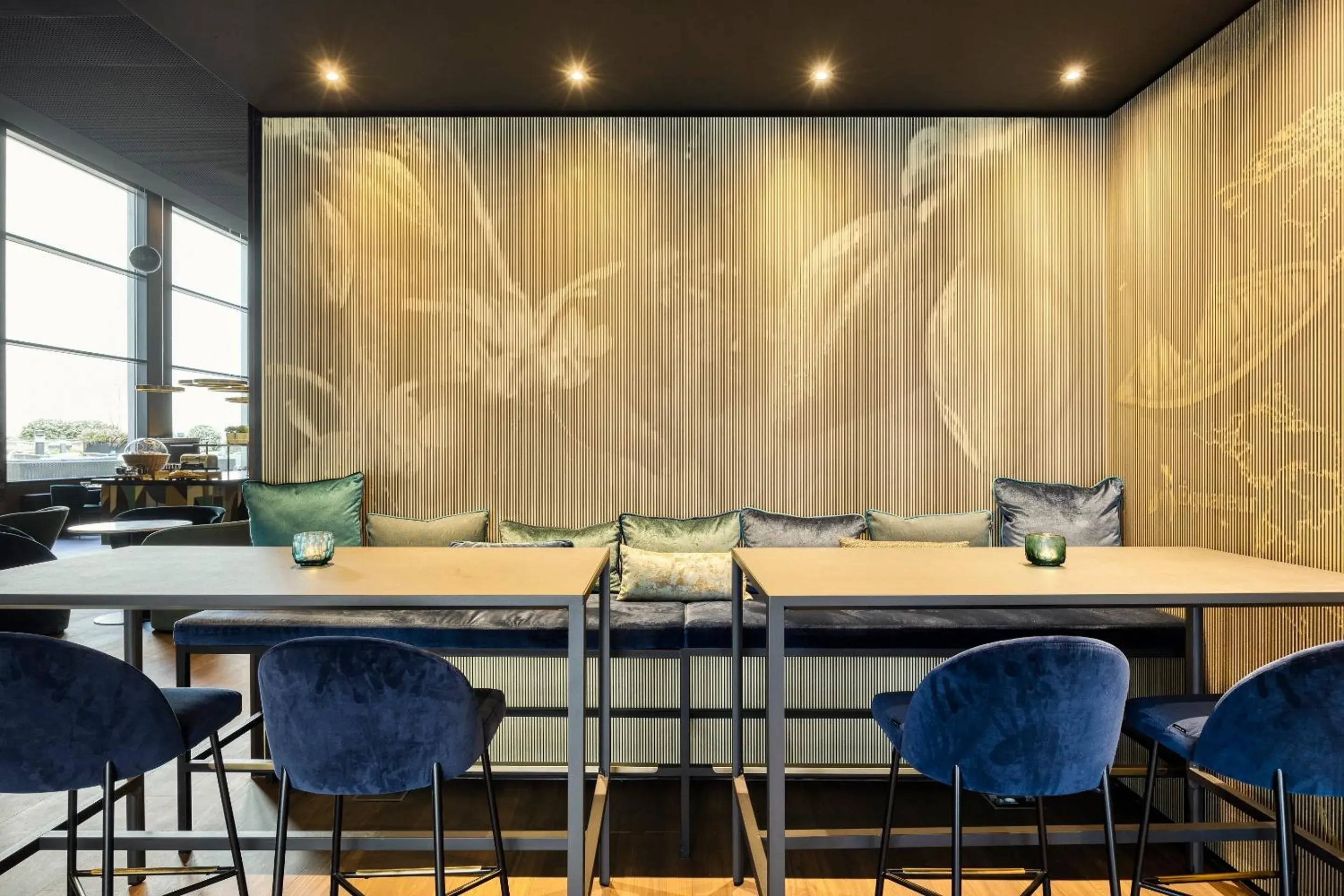 Lounge or bar in Motel One Brussels Lounge or bar in Motel One Brussels