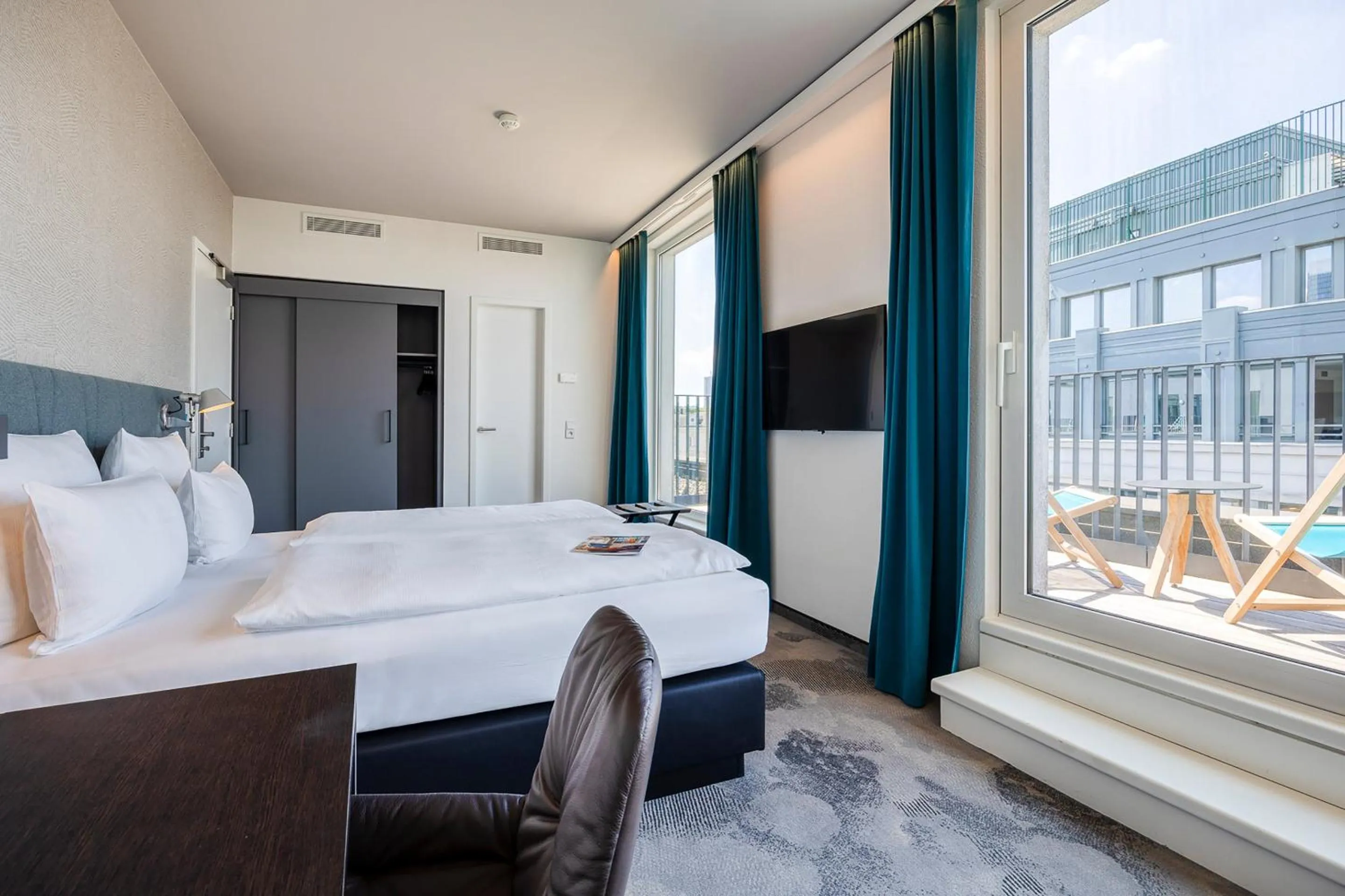 Photo of the whole room, Bed in Motel One Brussels
