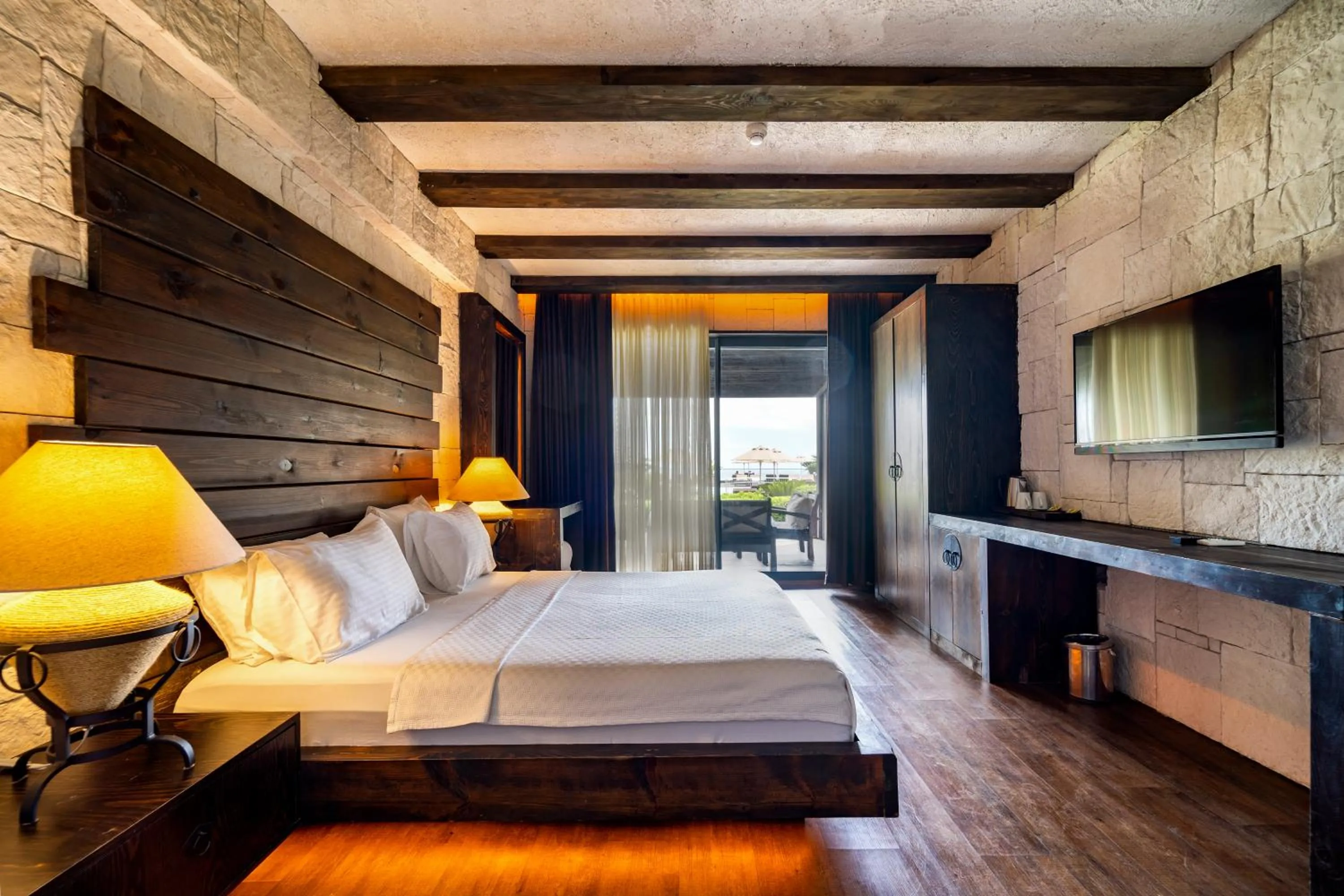 Bed in Manaspark Deluxe Hotel