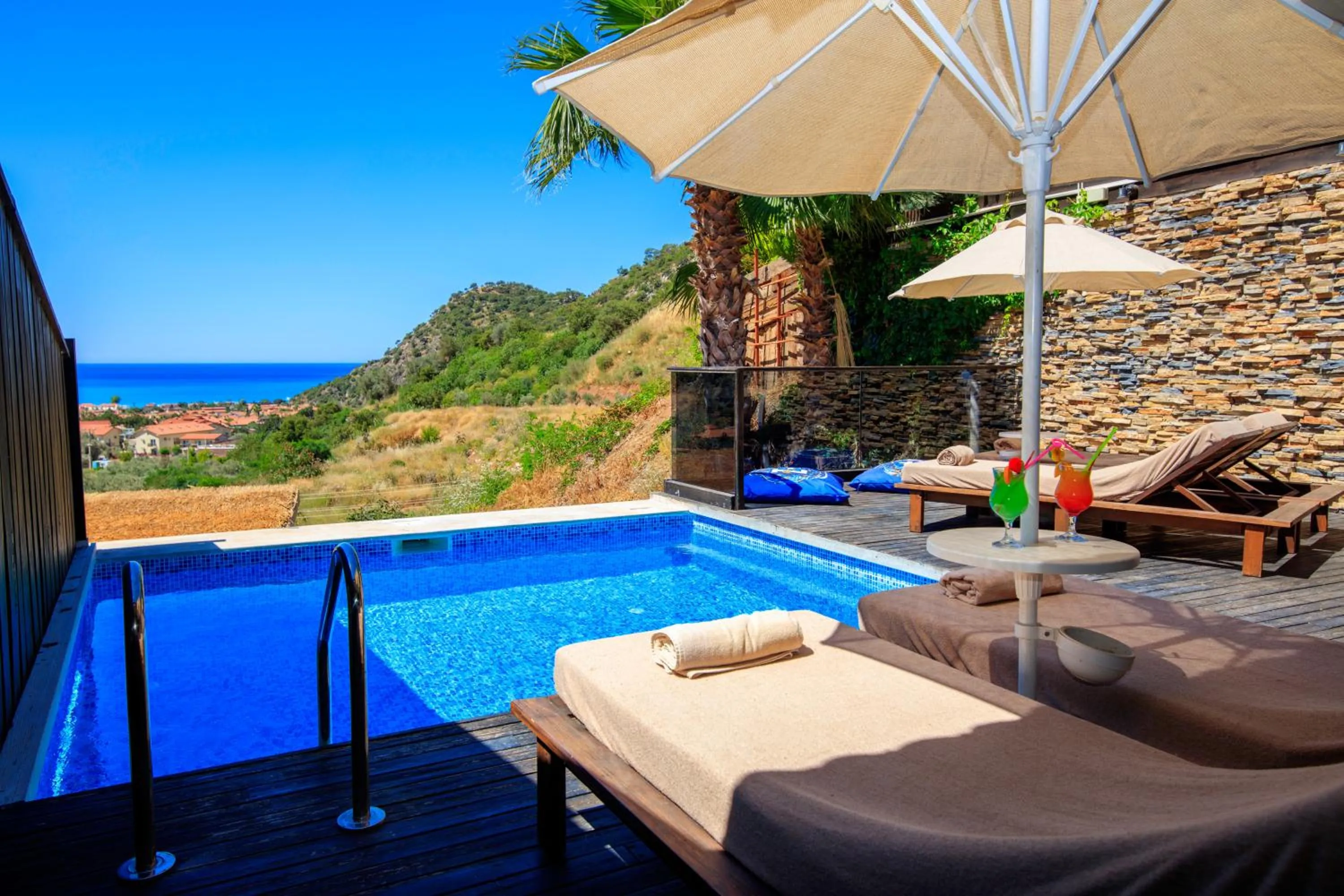 Balcony/Terrace in Manaspark Deluxe Hotel