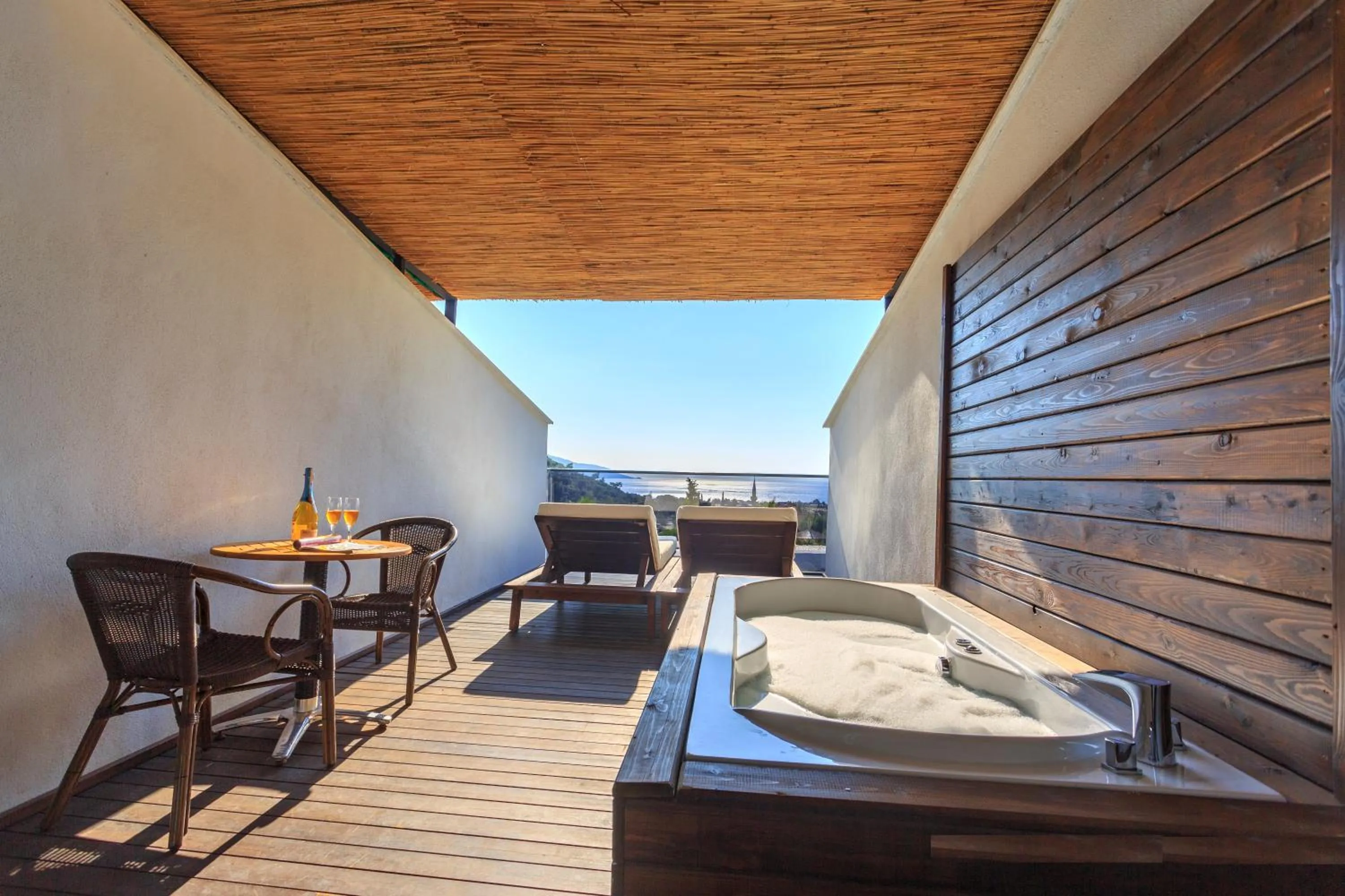 Balcony/Terrace in Manaspark Deluxe Hotel